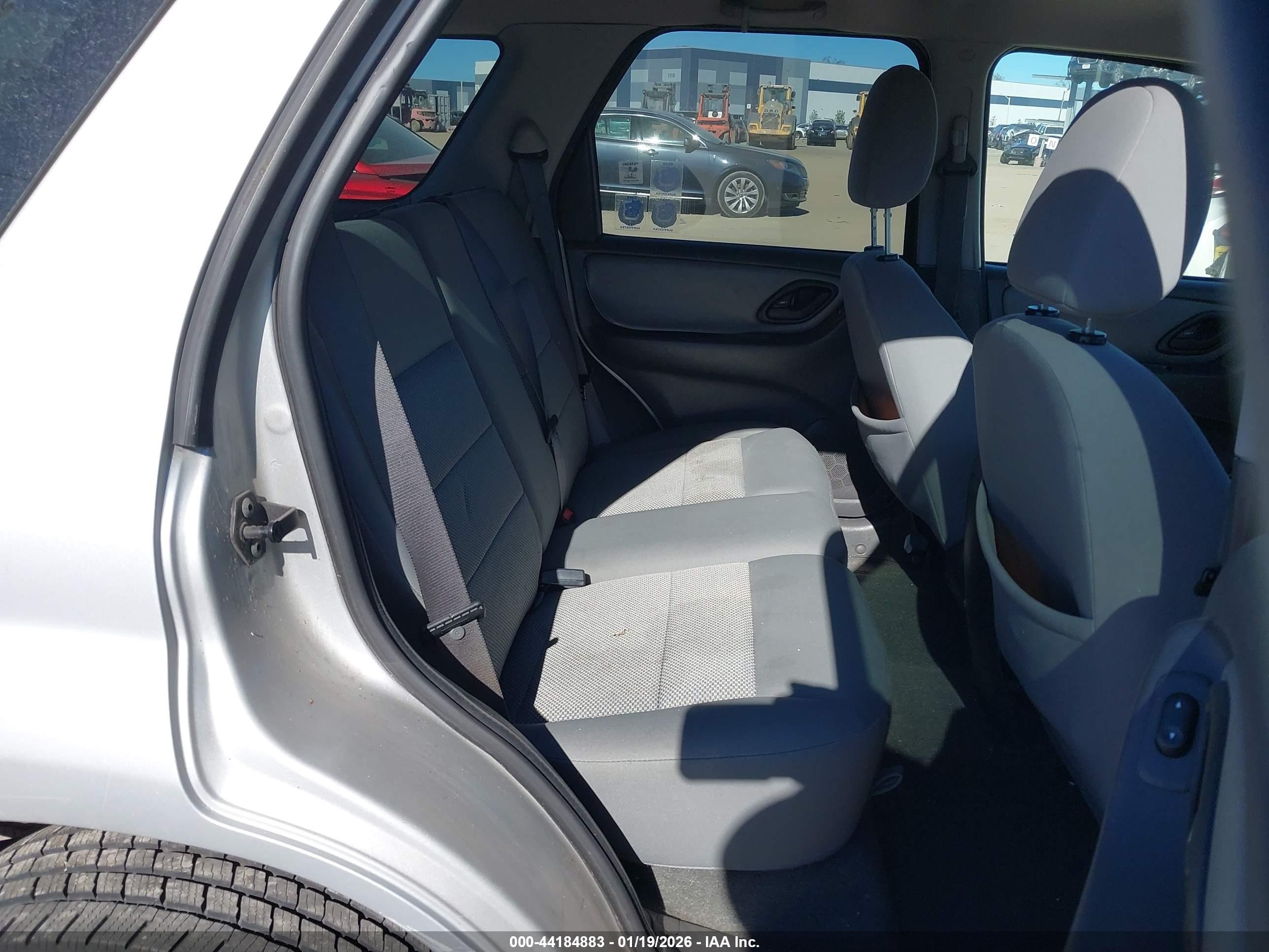 FORD ESCAPE image 8