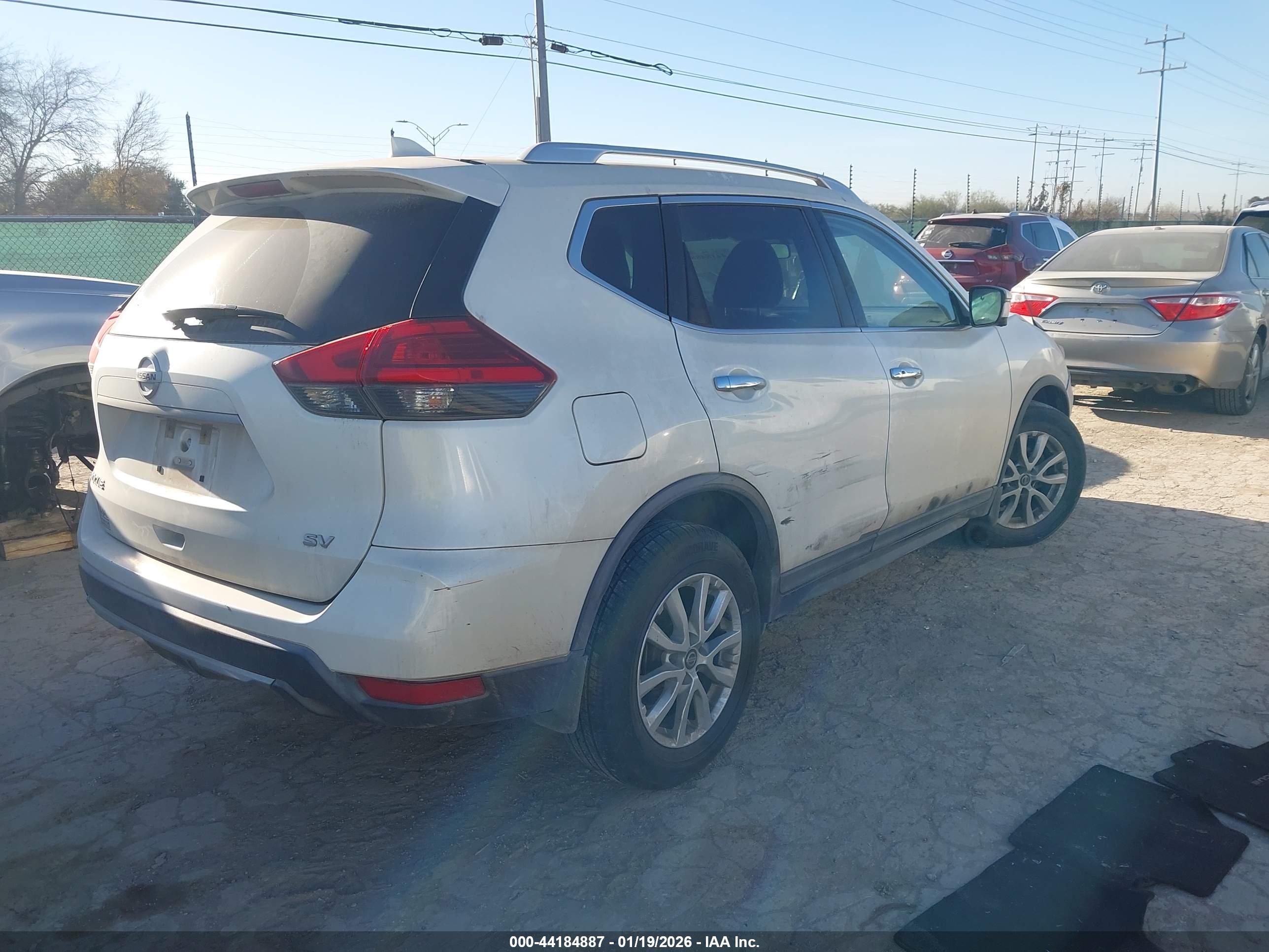 NISSAN ROGUE image 4