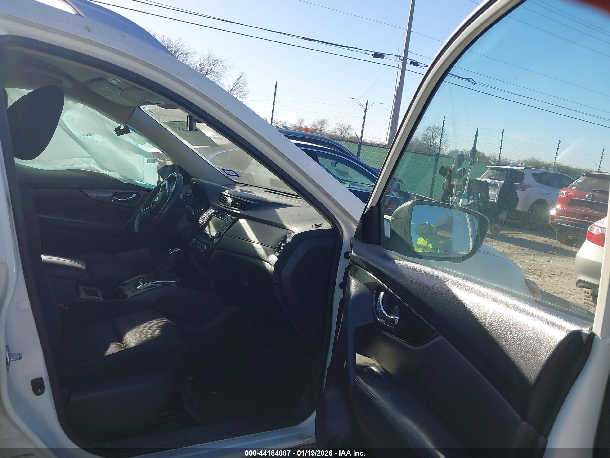 NISSAN ROGUE image 5