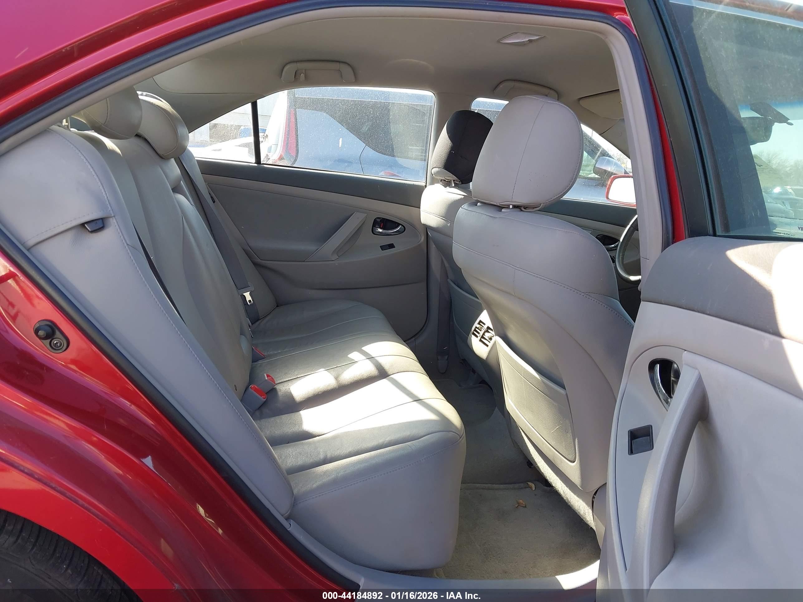 TOYOTA CAMRY image 8