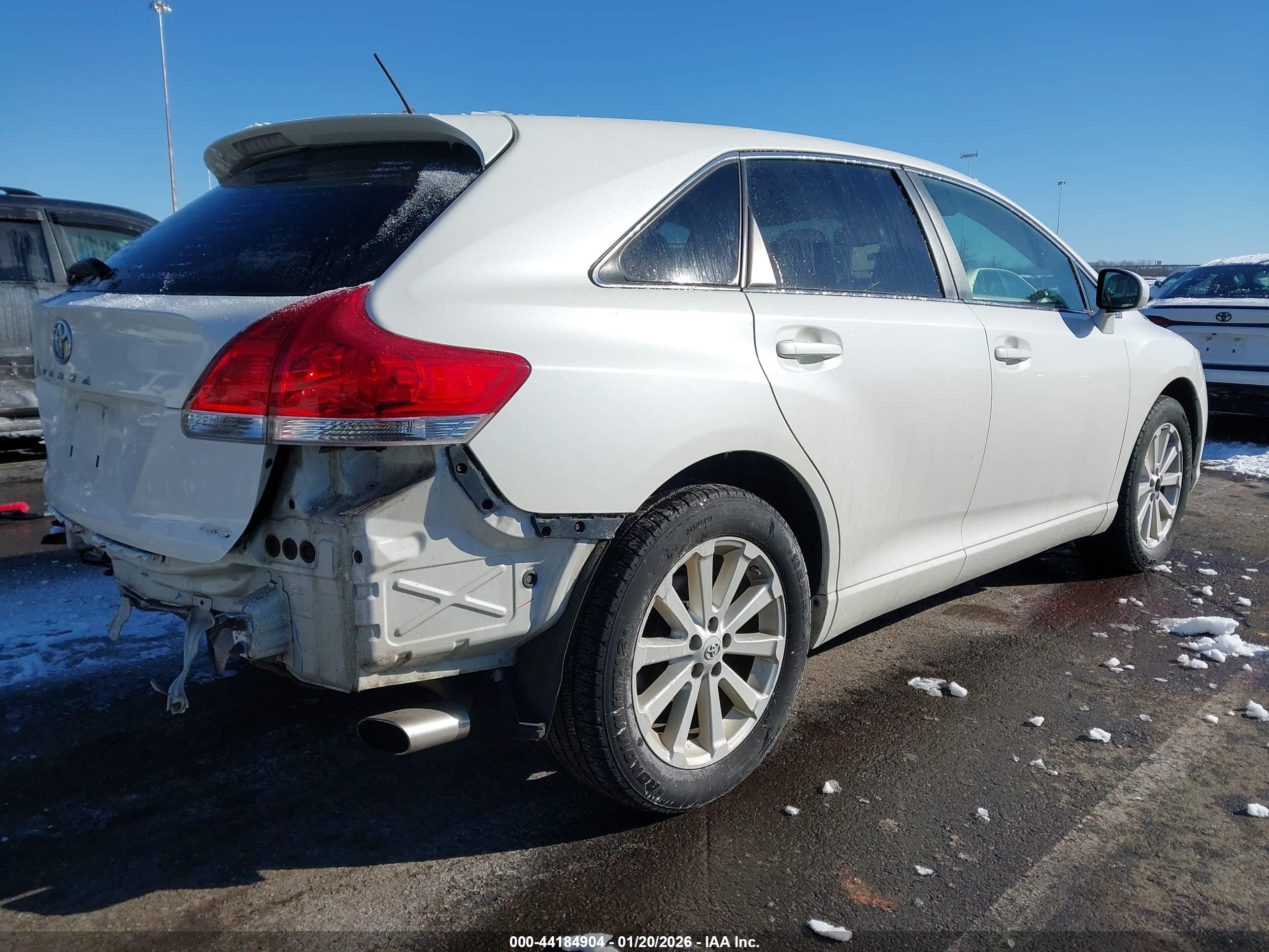 TOYOTA VENZA image 4
