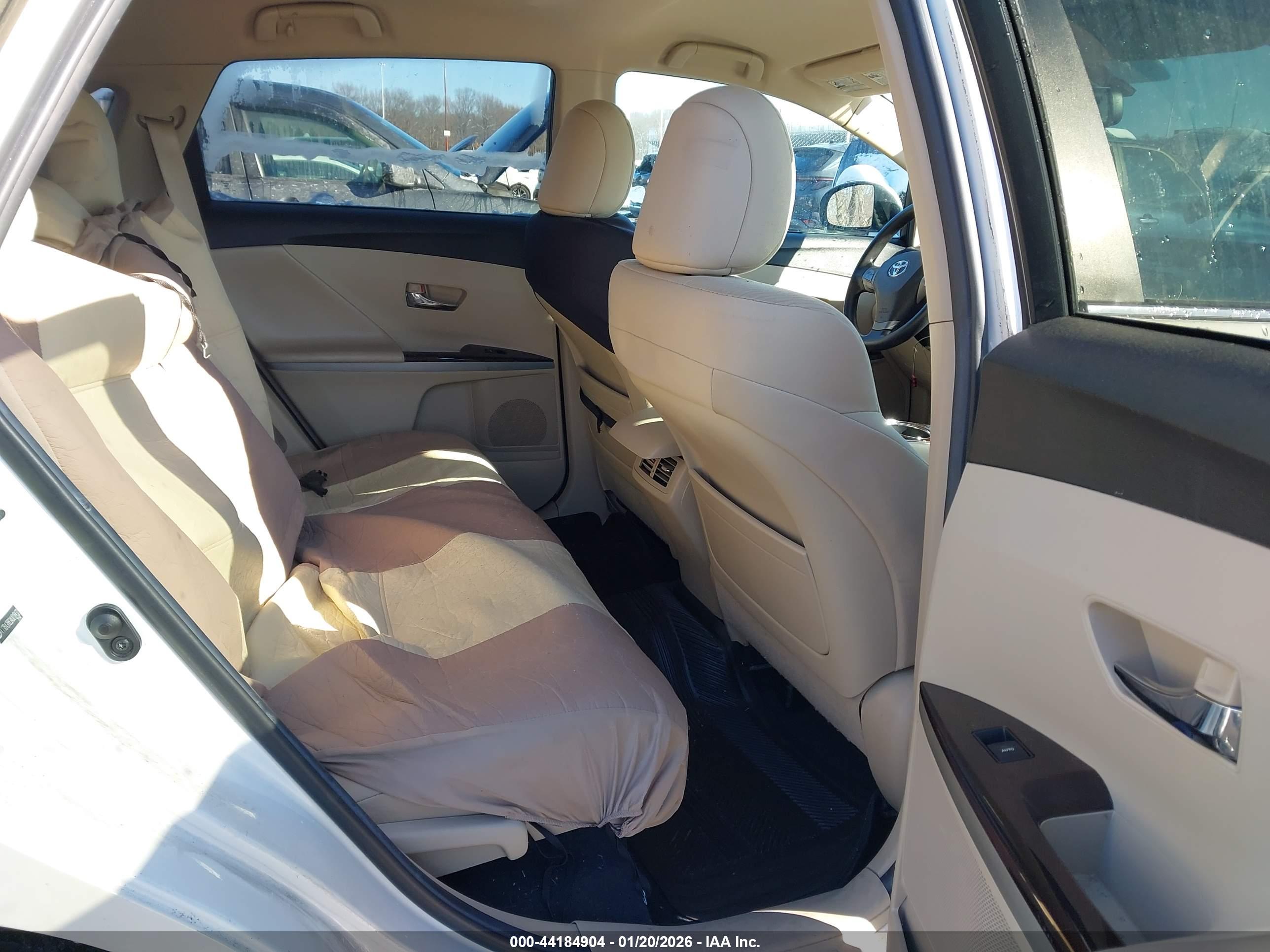 TOYOTA VENZA image 8