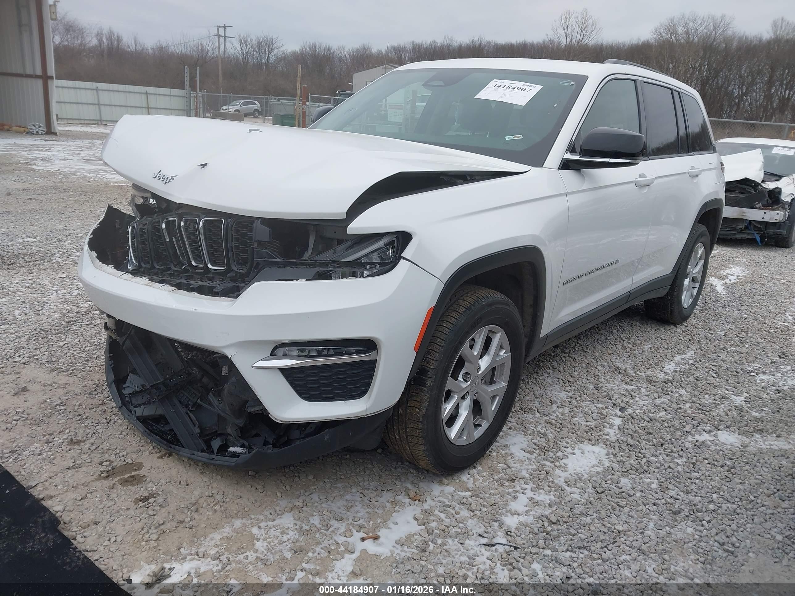 JEEP GRAND image 2