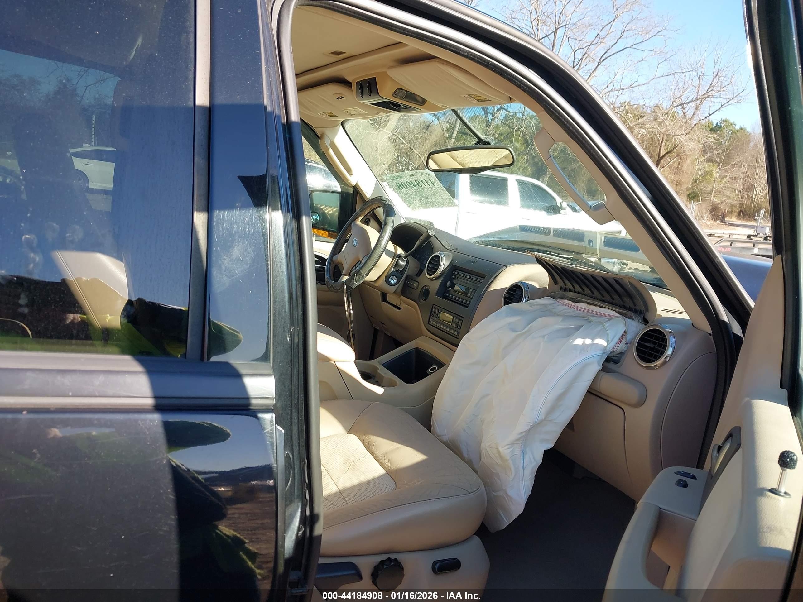 FORD EXPEDITION image 5
