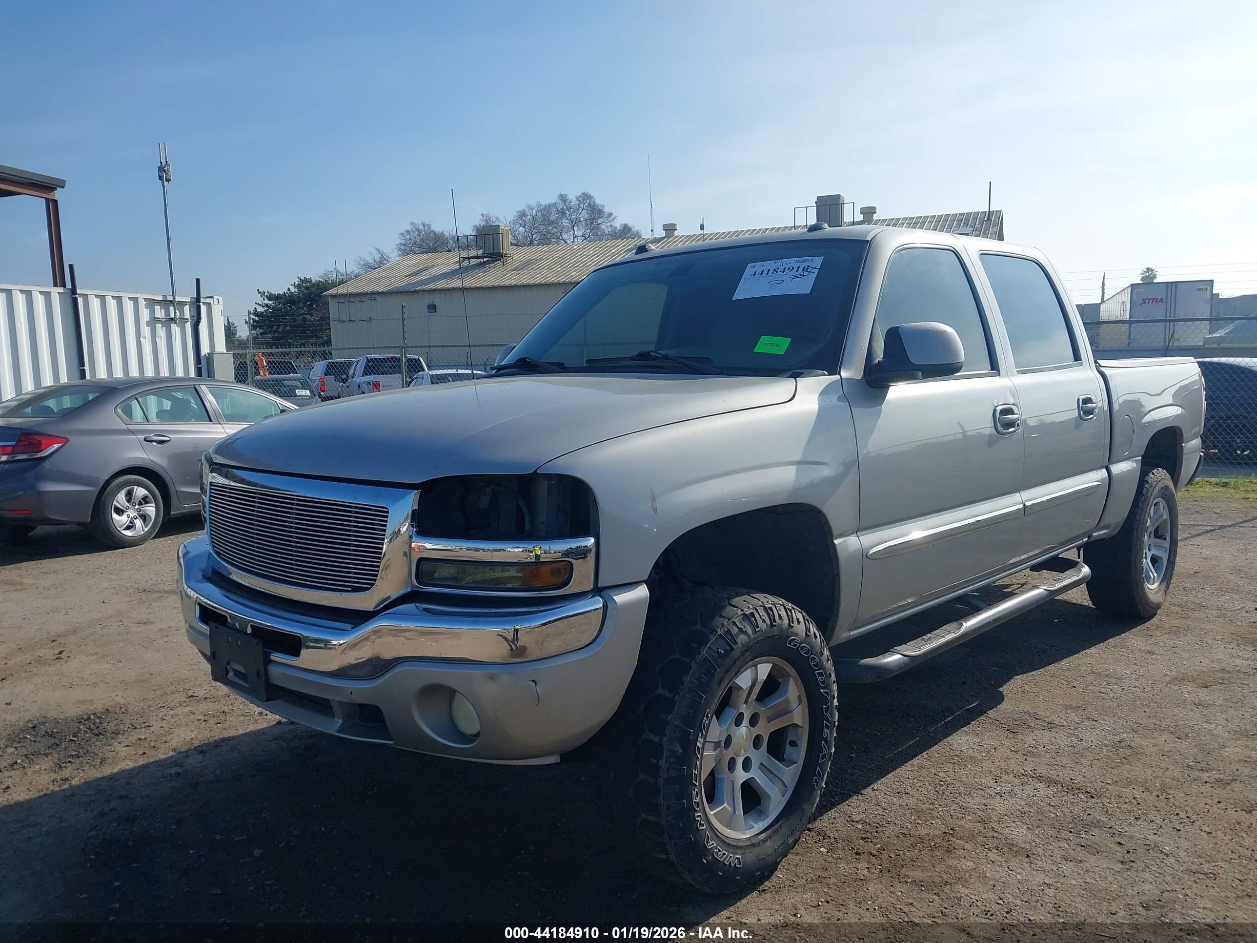 GMC SIERRA image 2