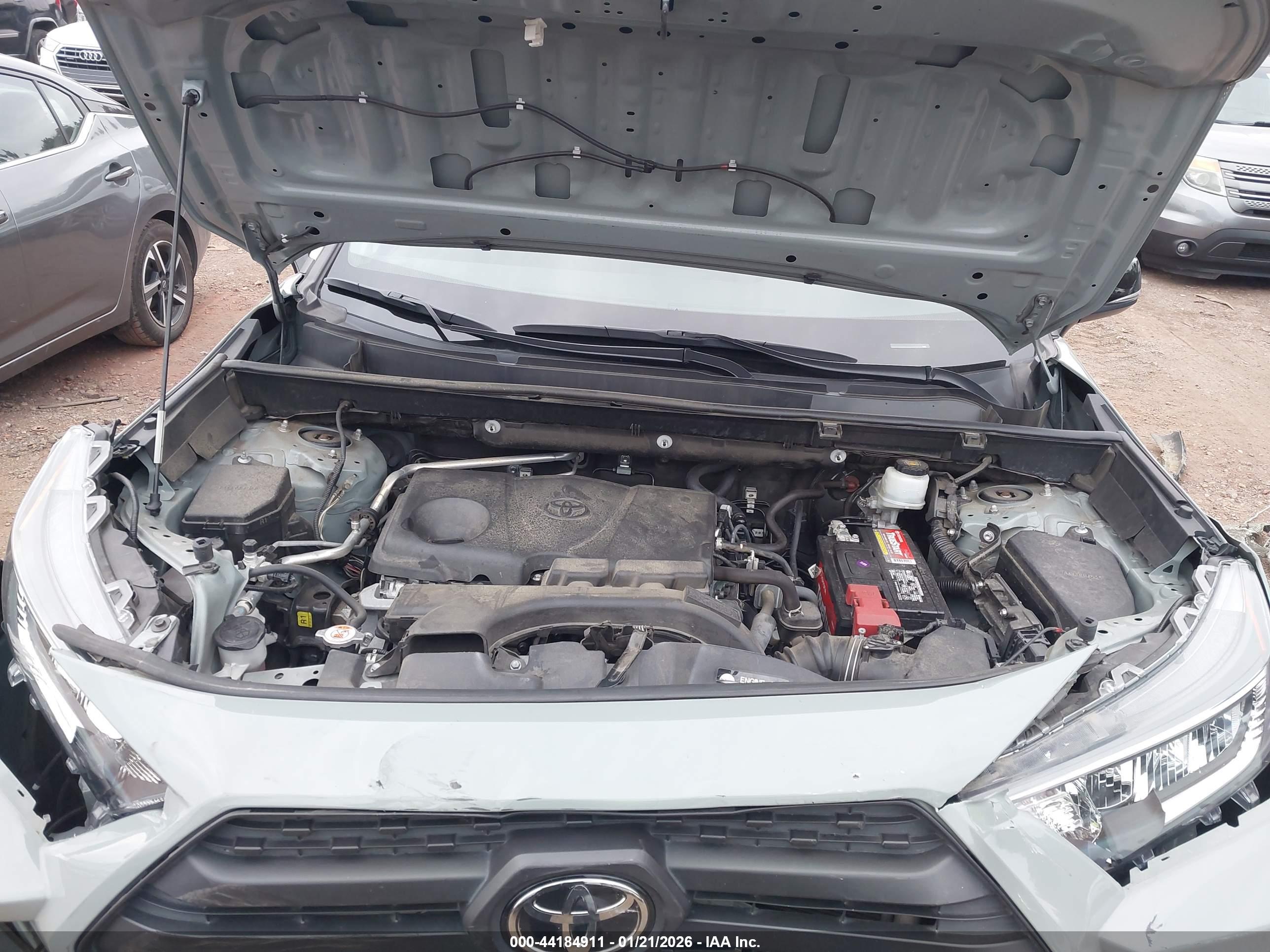 TOYOTA RAV4 image 10