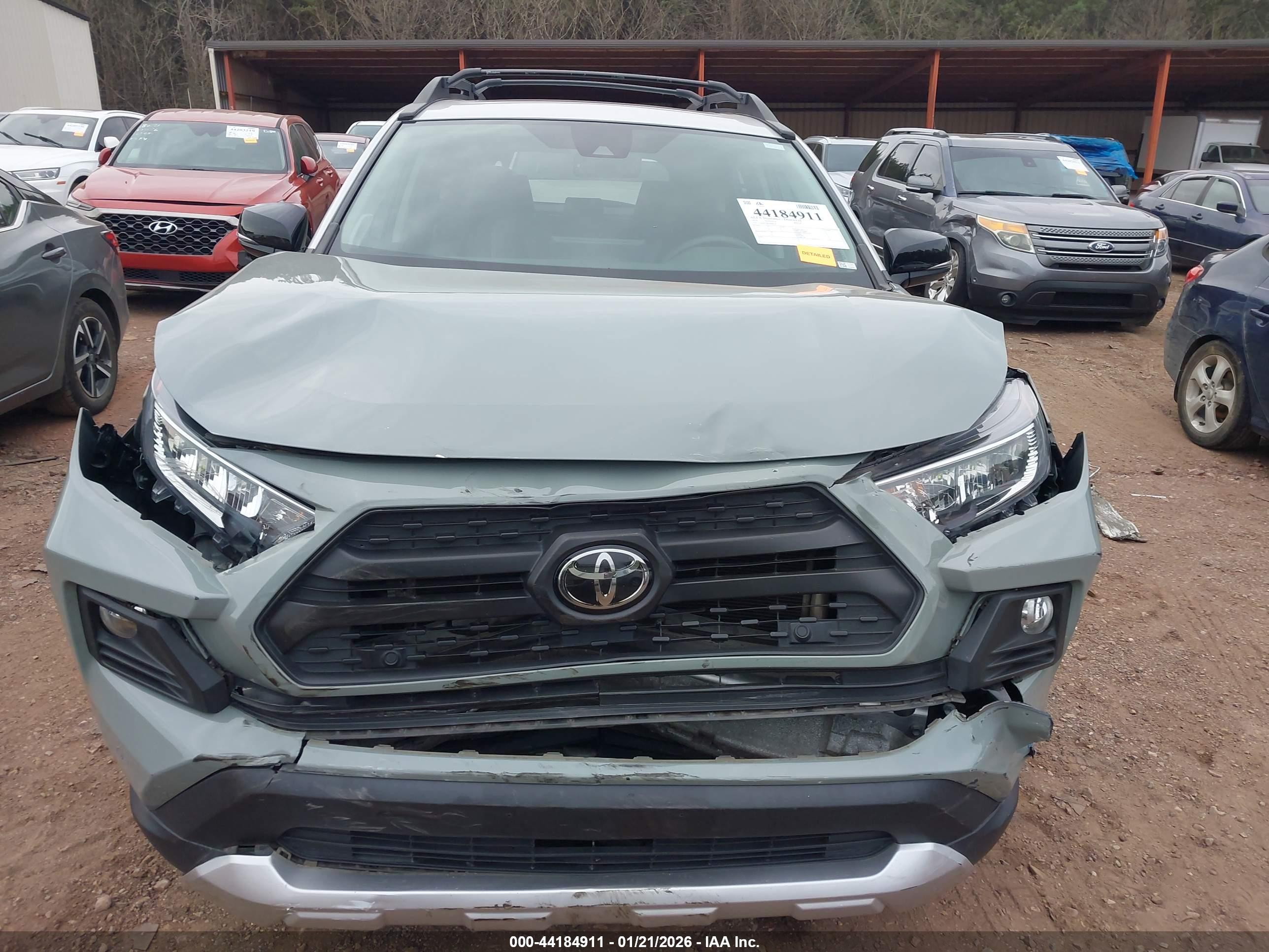 TOYOTA RAV4 image 6