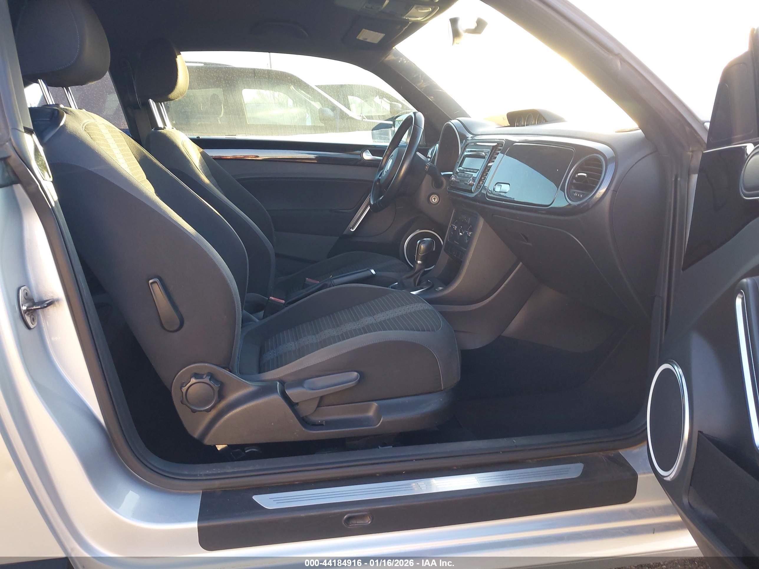 VOLKSWAGEN BEETLE image 5