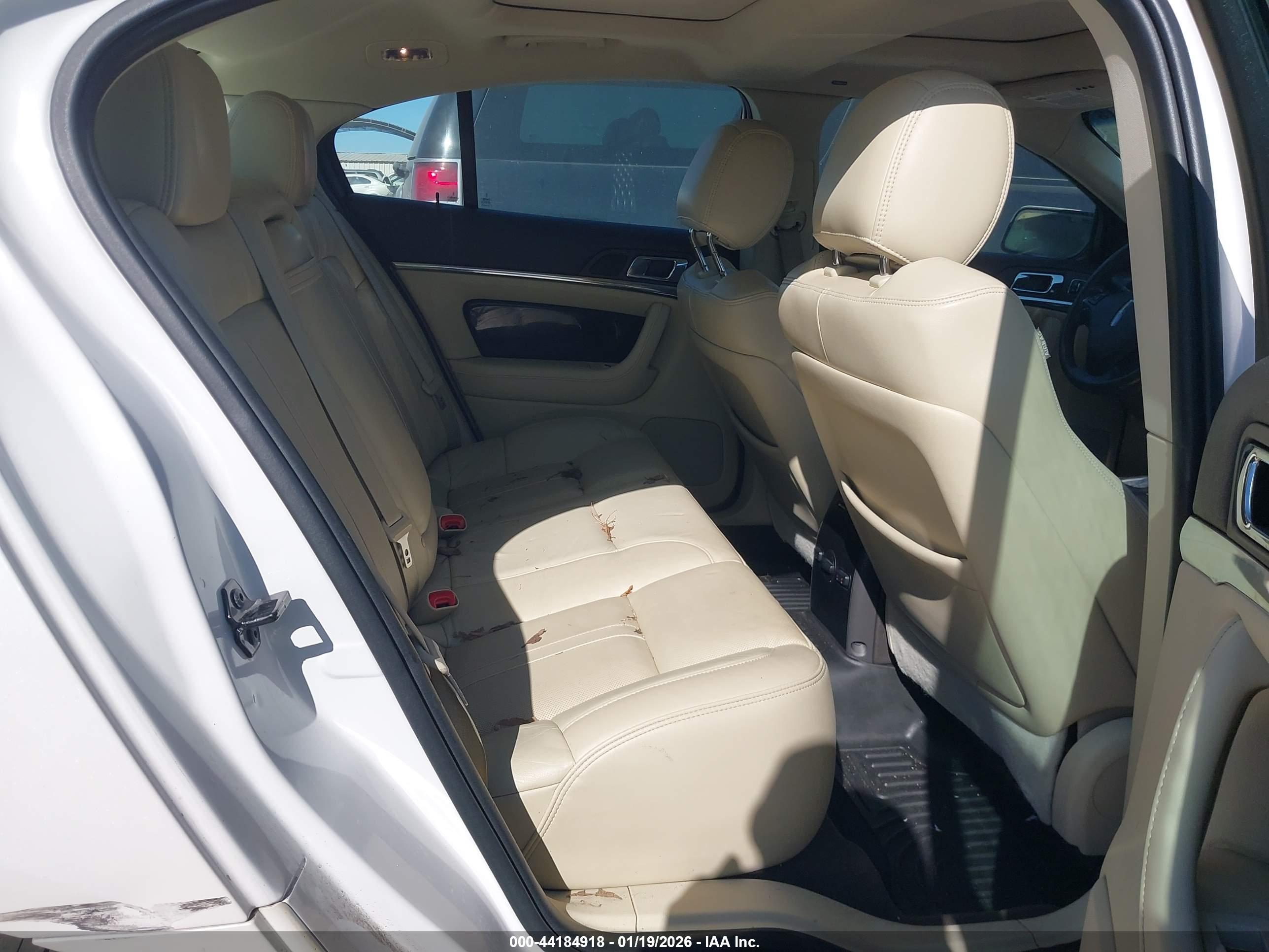 LINCOLN MKS image 8