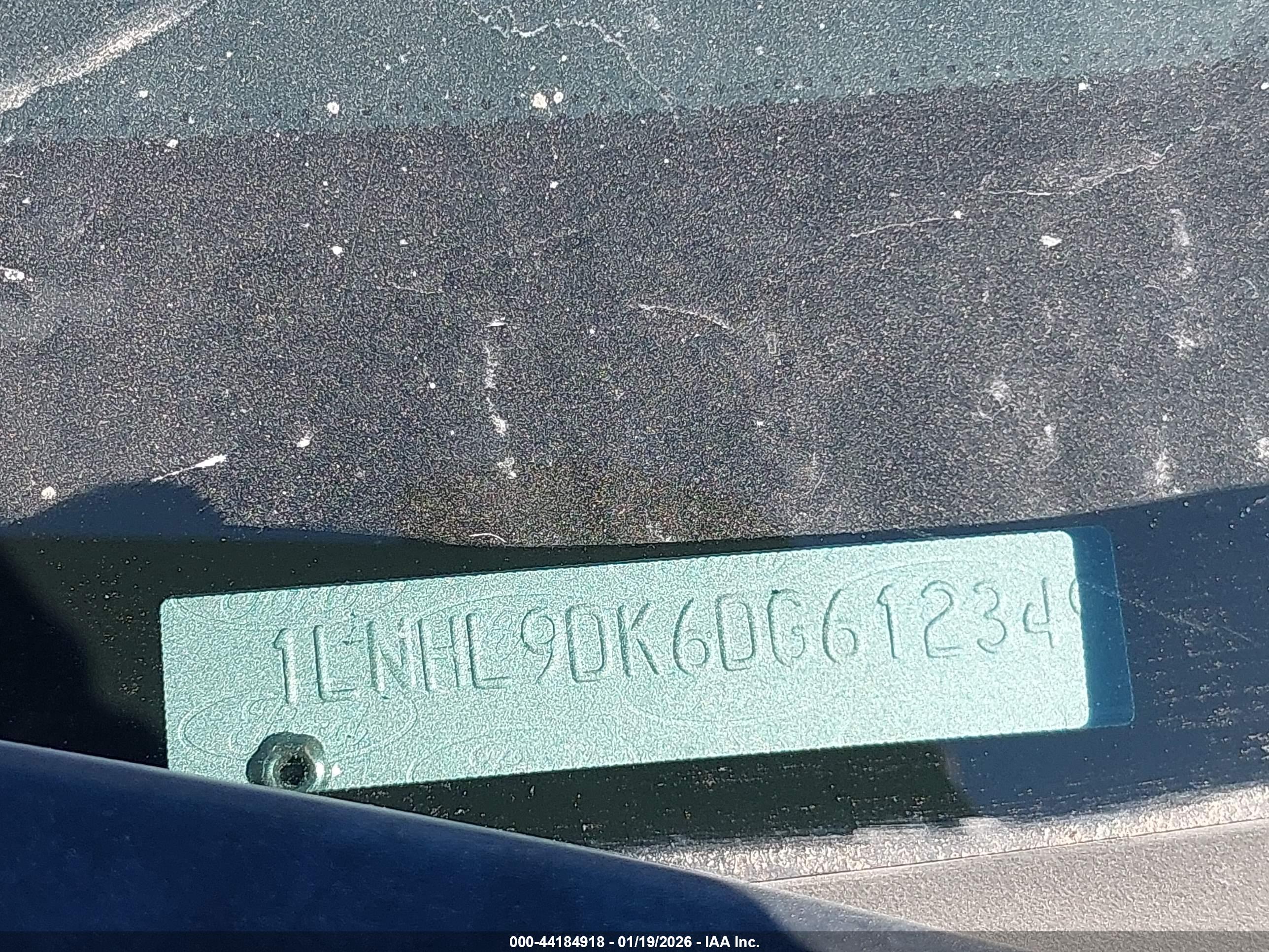 LINCOLN MKS image 9