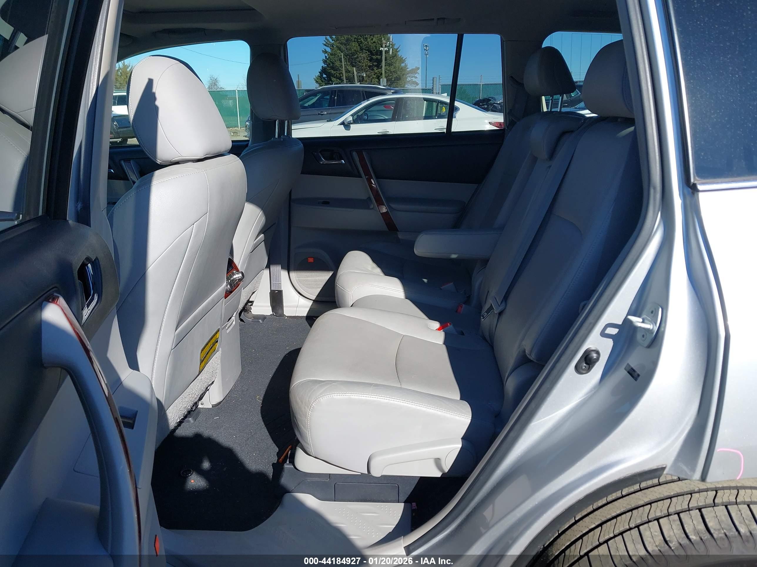 TOYOTA HIGHLANDER image 8