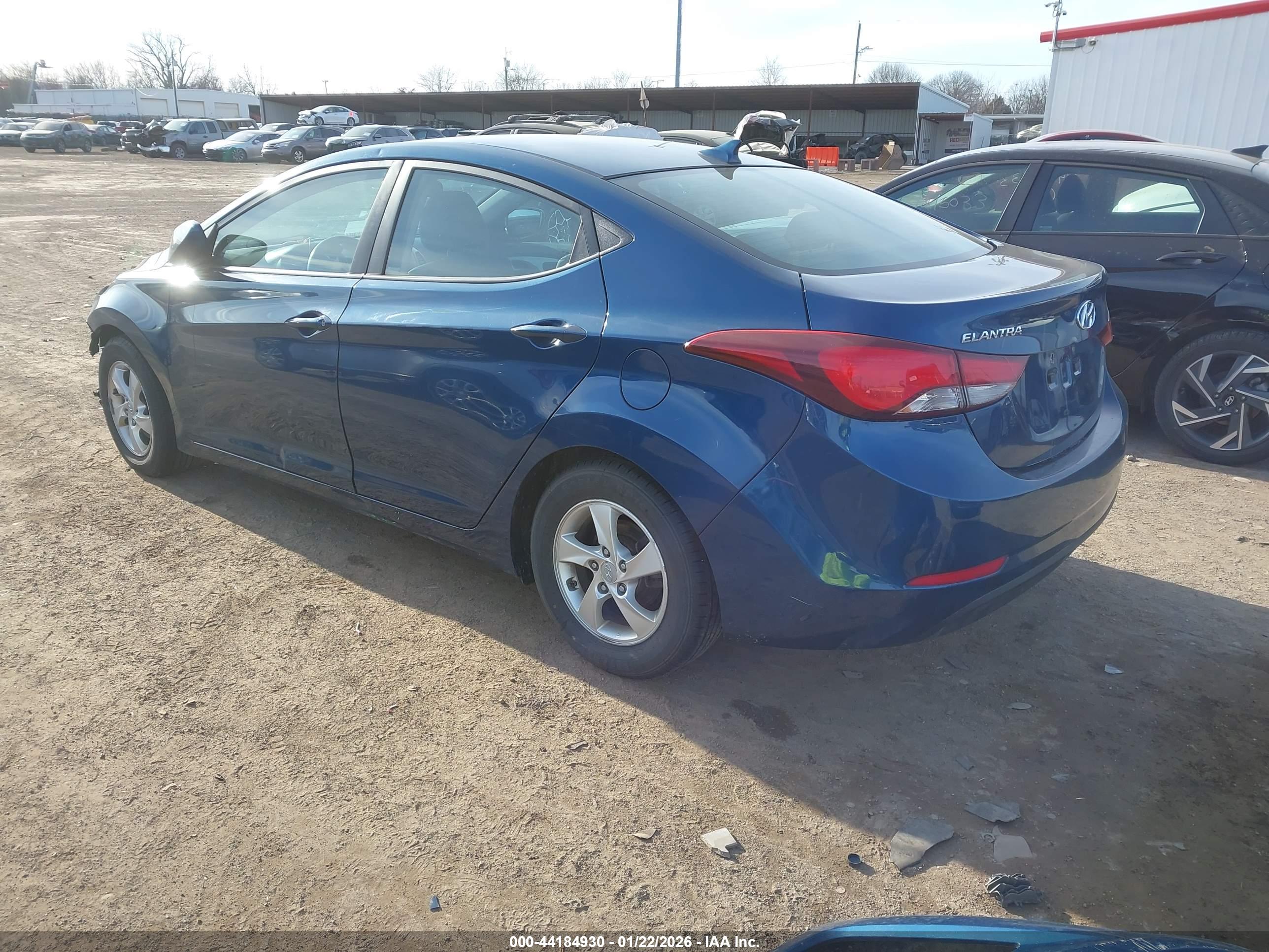 HYUNDAI ELANTRA image 3
