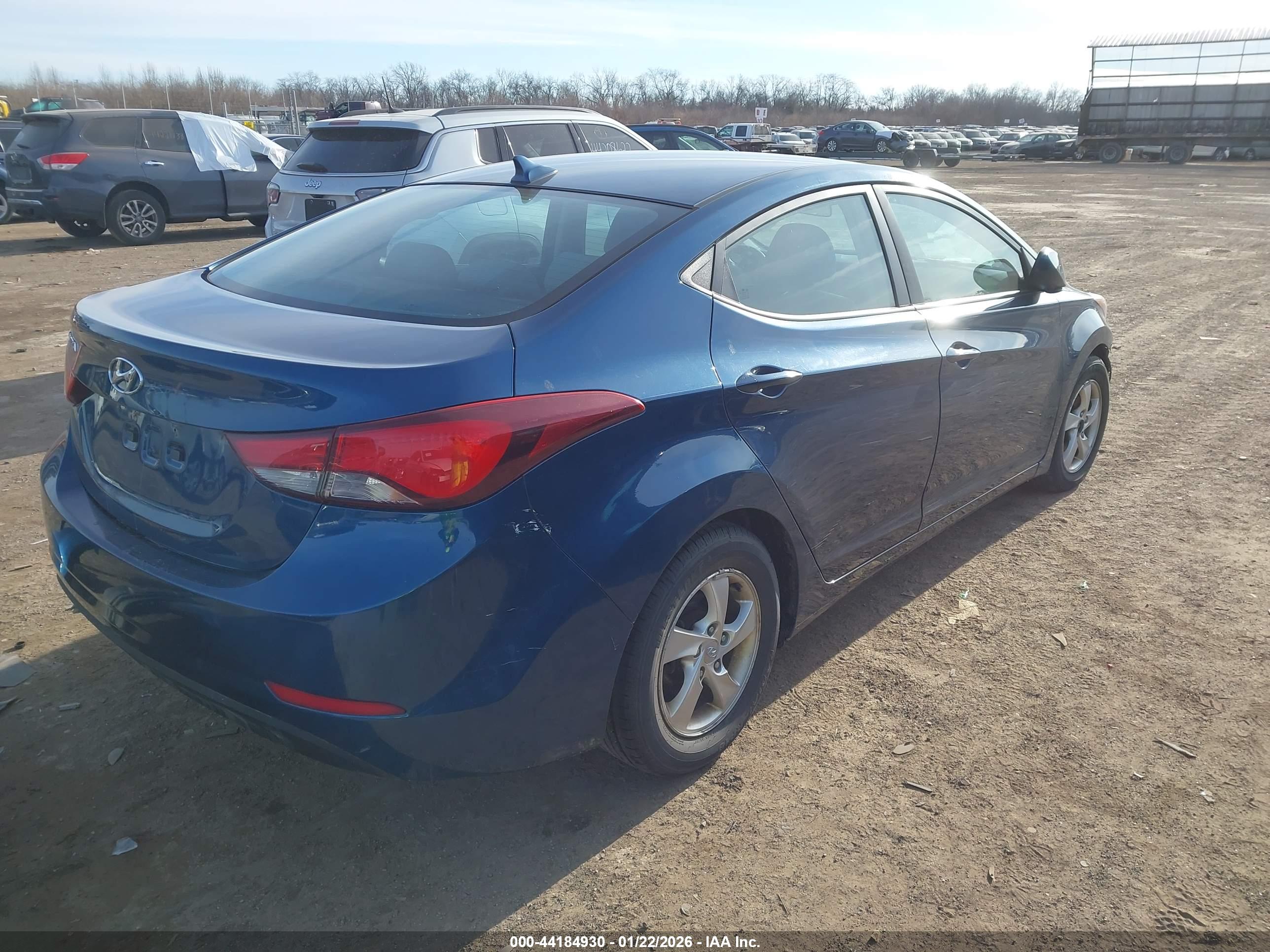 HYUNDAI ELANTRA image 4