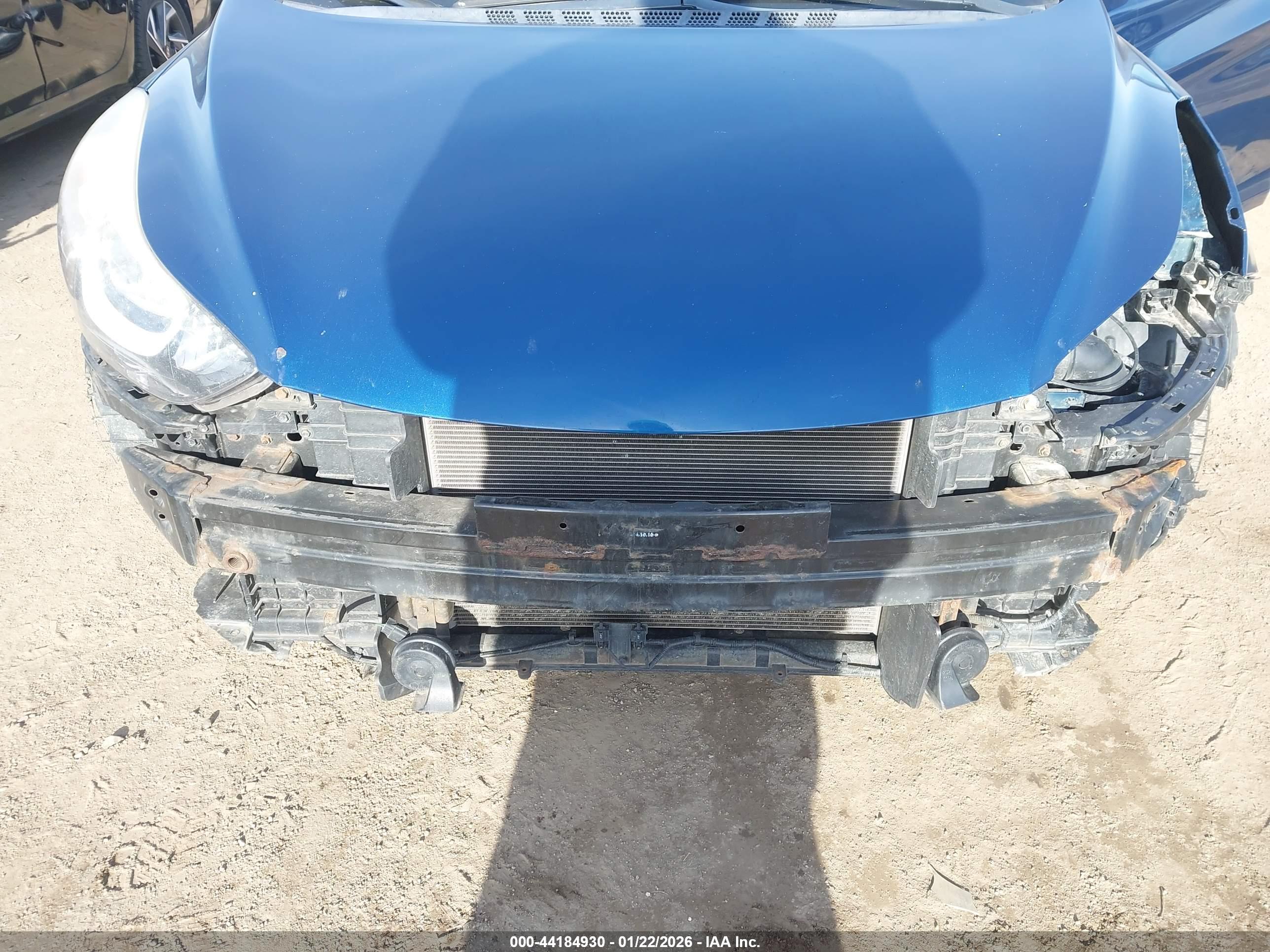 HYUNDAI ELANTRA image 6
