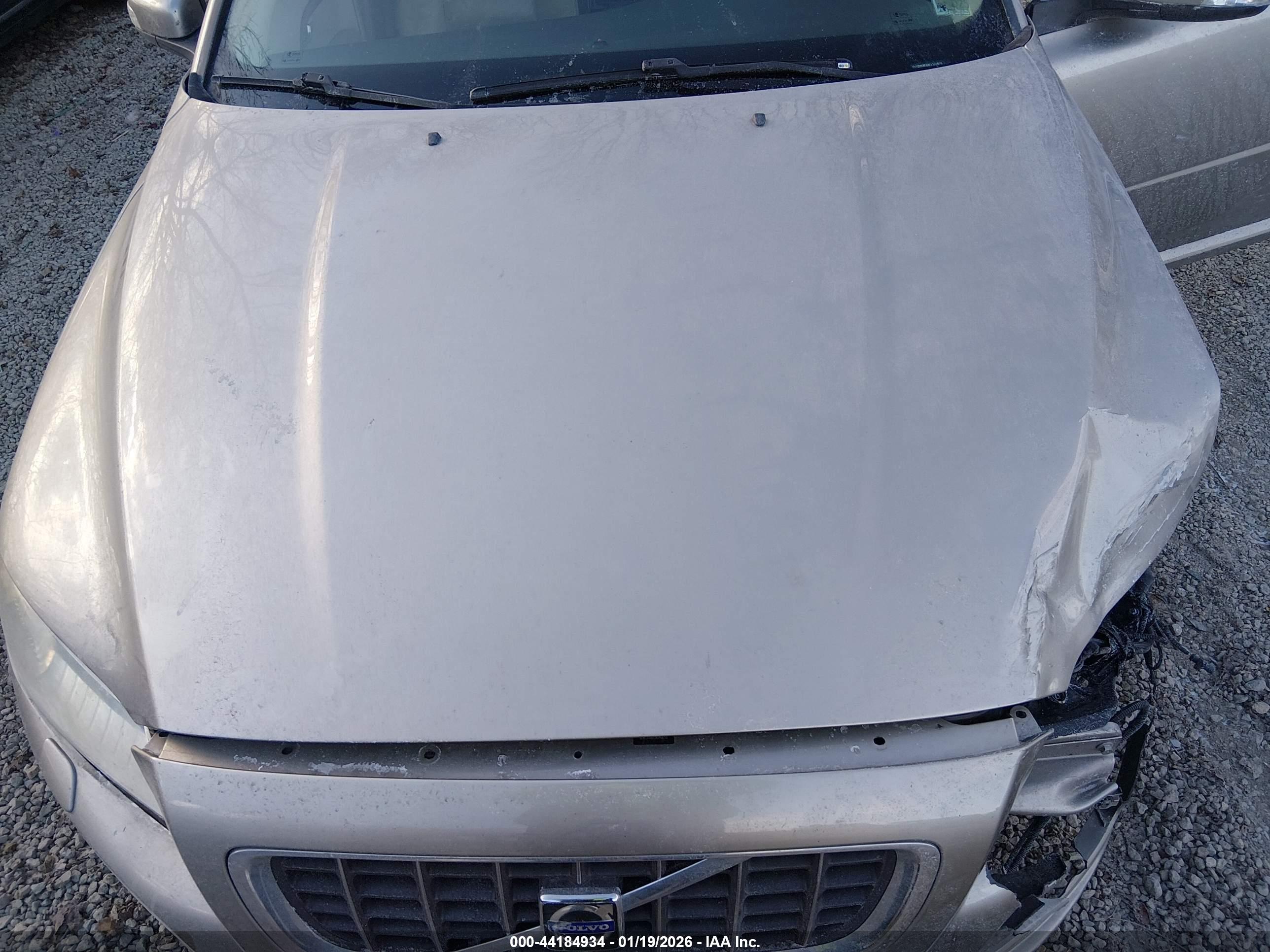 VOLVO V70 image 10