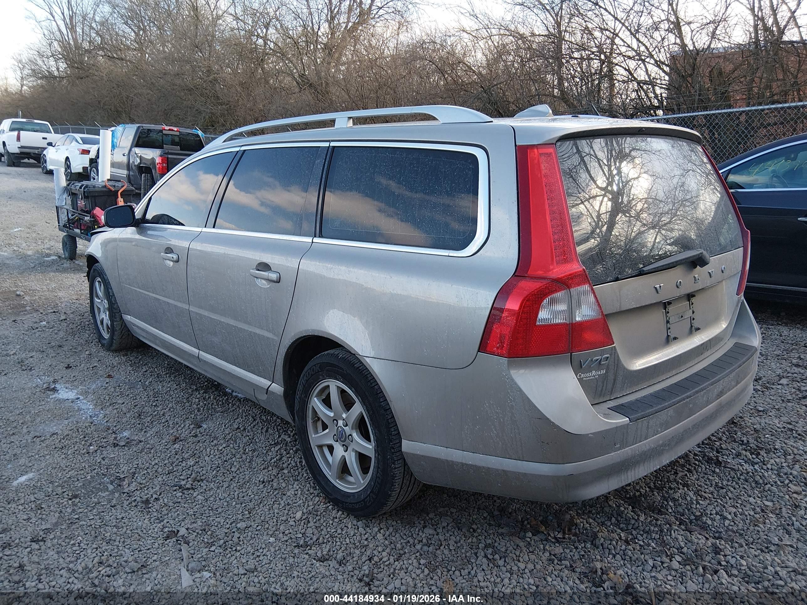 VOLVO V70 image 3