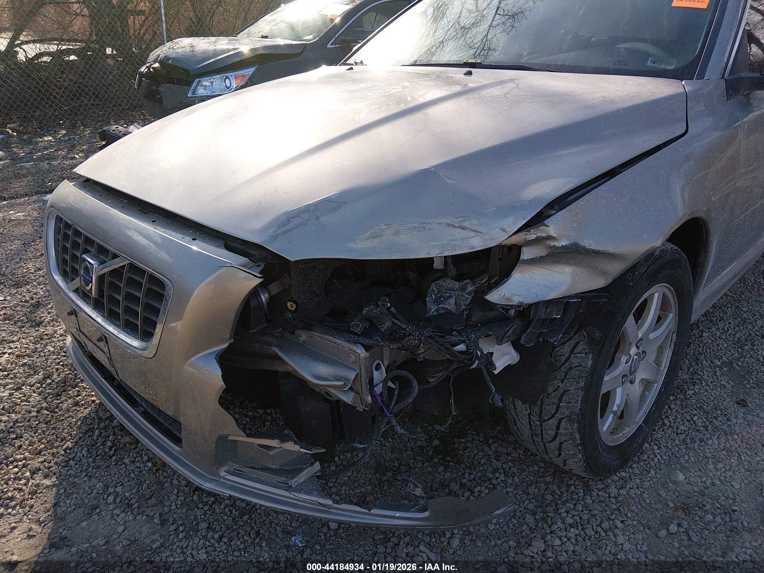 VOLVO V70 image 6