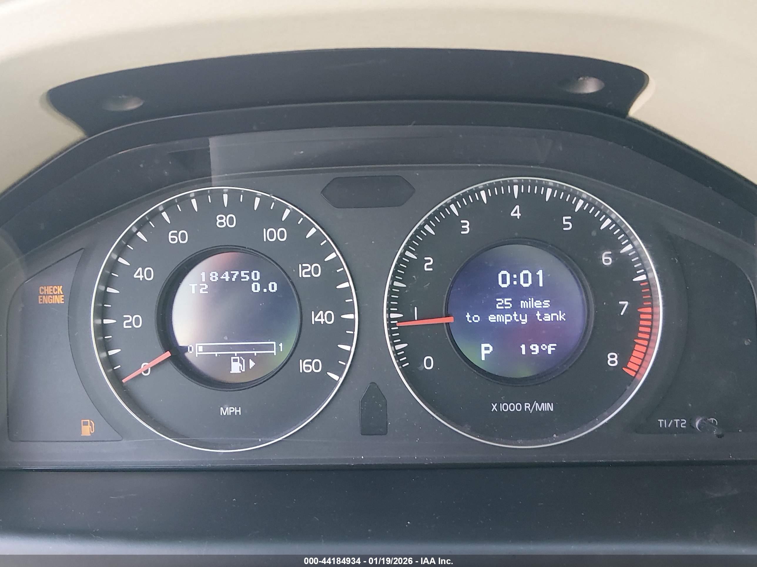 VOLVO V70 image 7