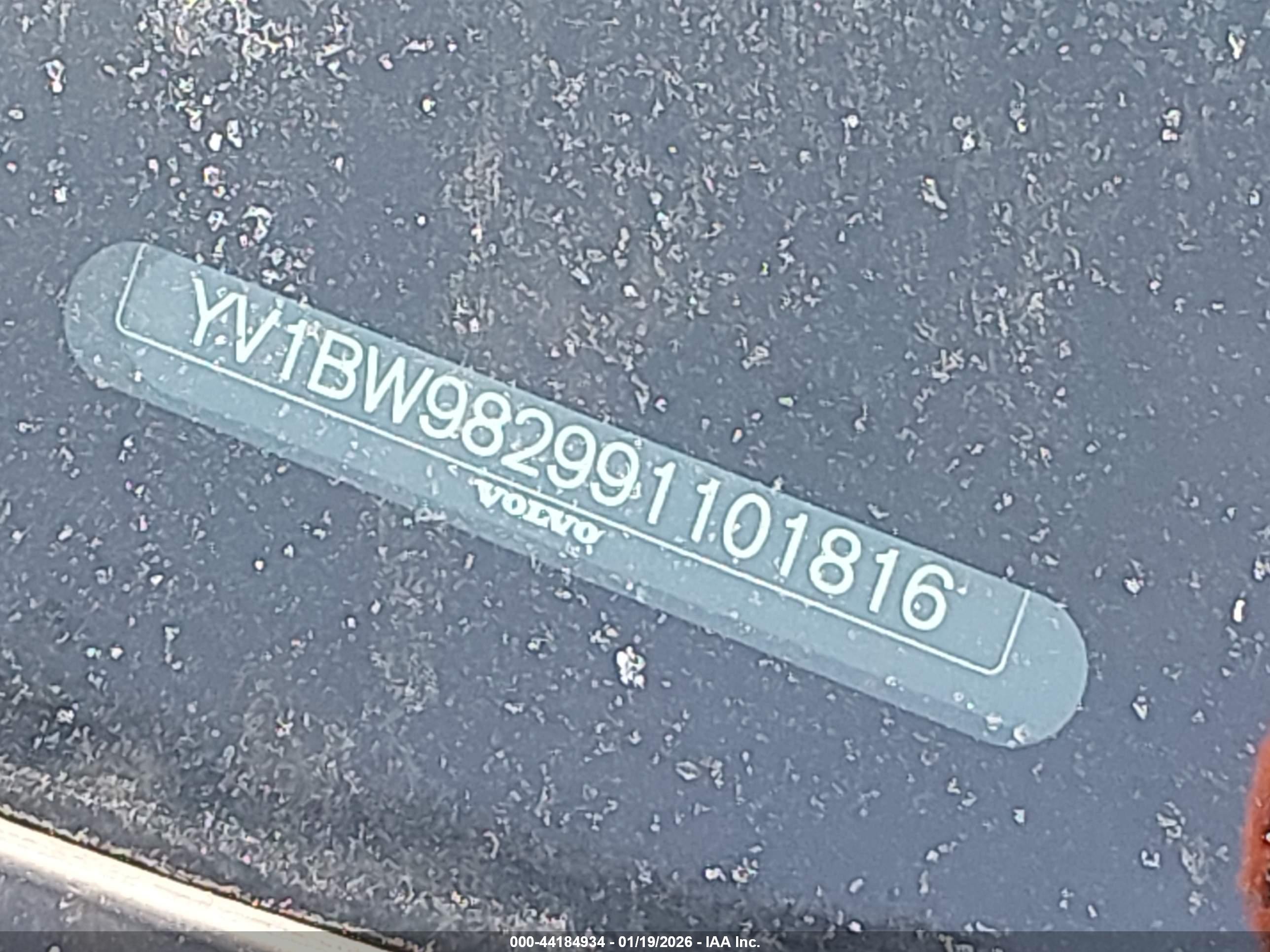 VOLVO V70 image 9