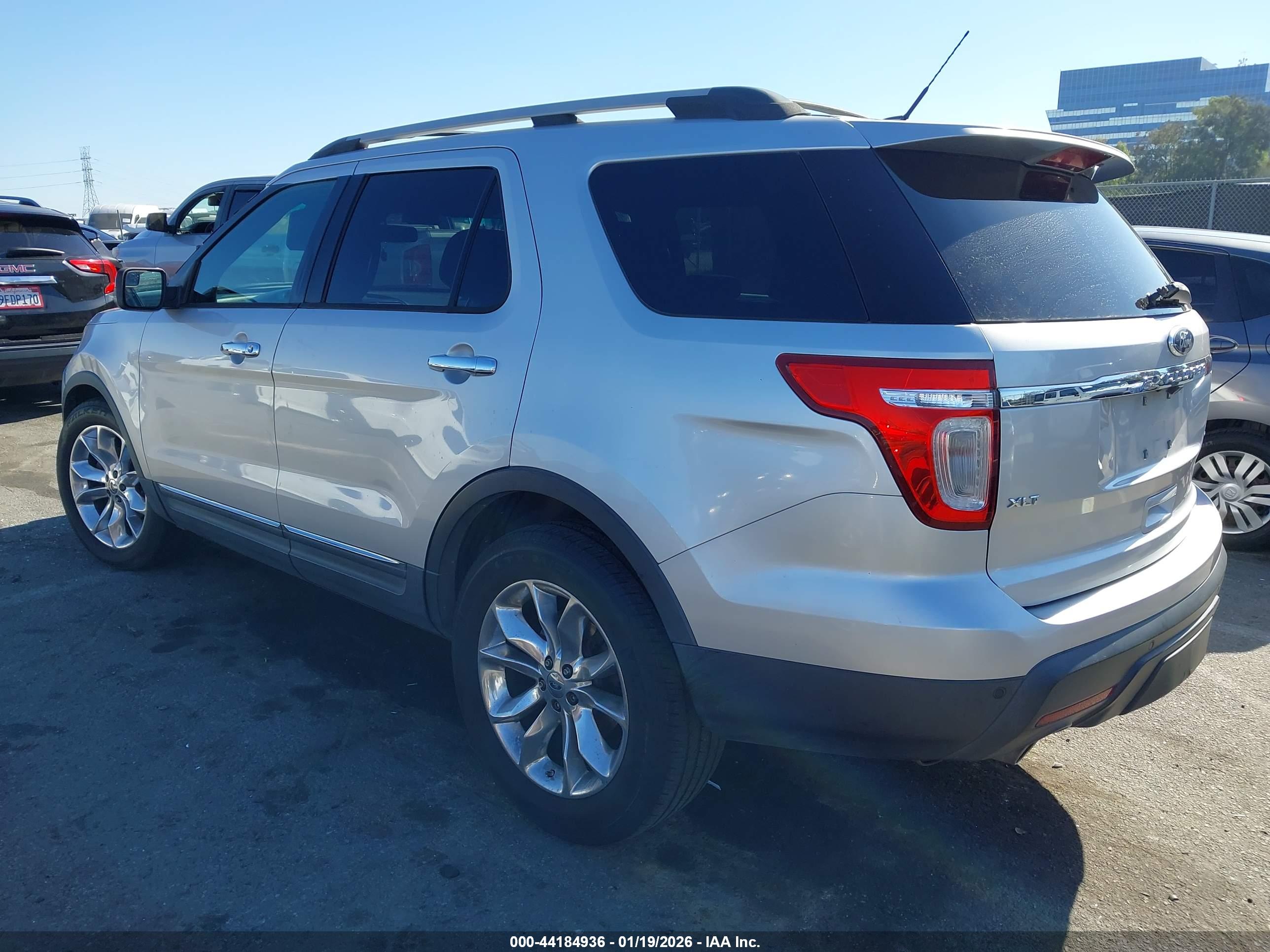 FORD EXPLORER image 3