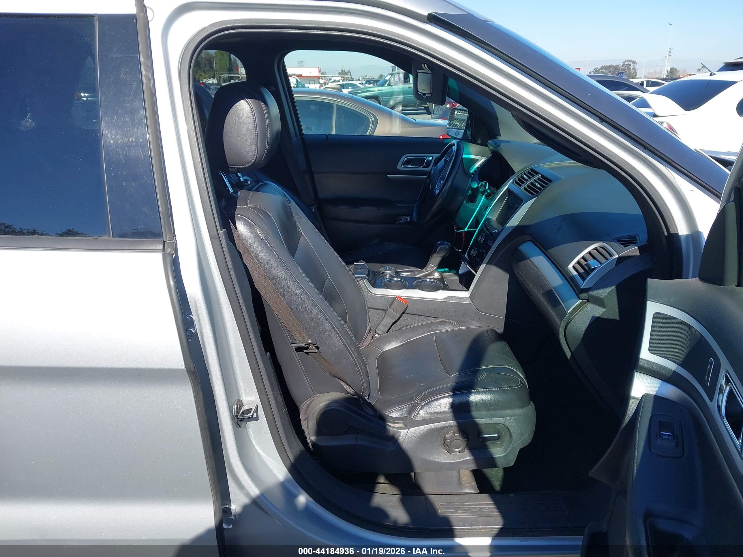 FORD EXPLORER image 5