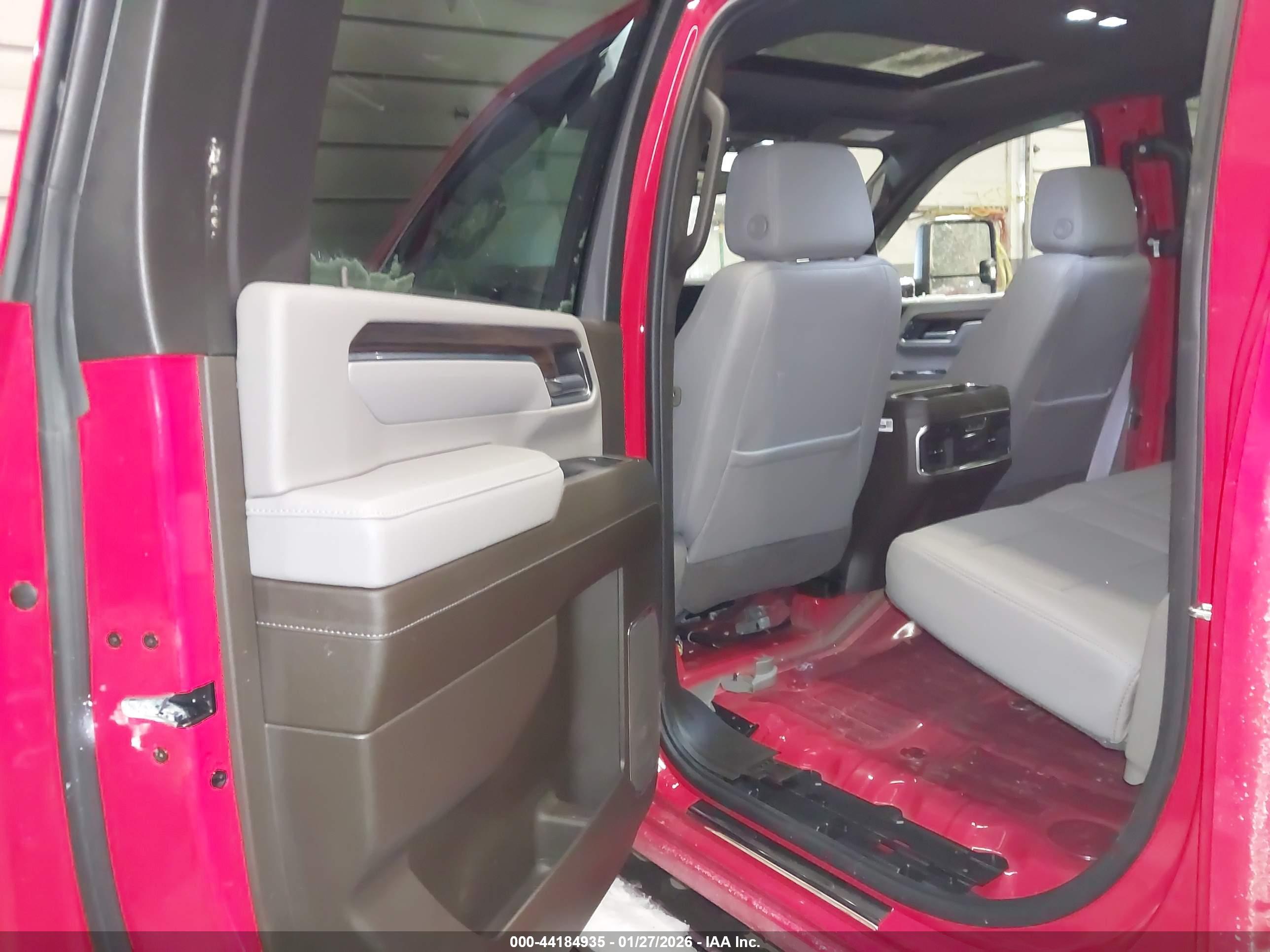 GMC SIERRA image 7