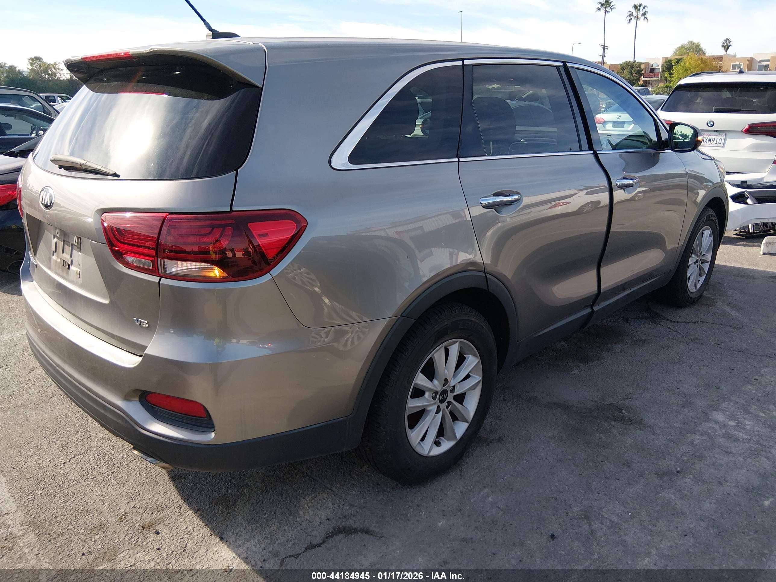 KIA SORENTO image 4