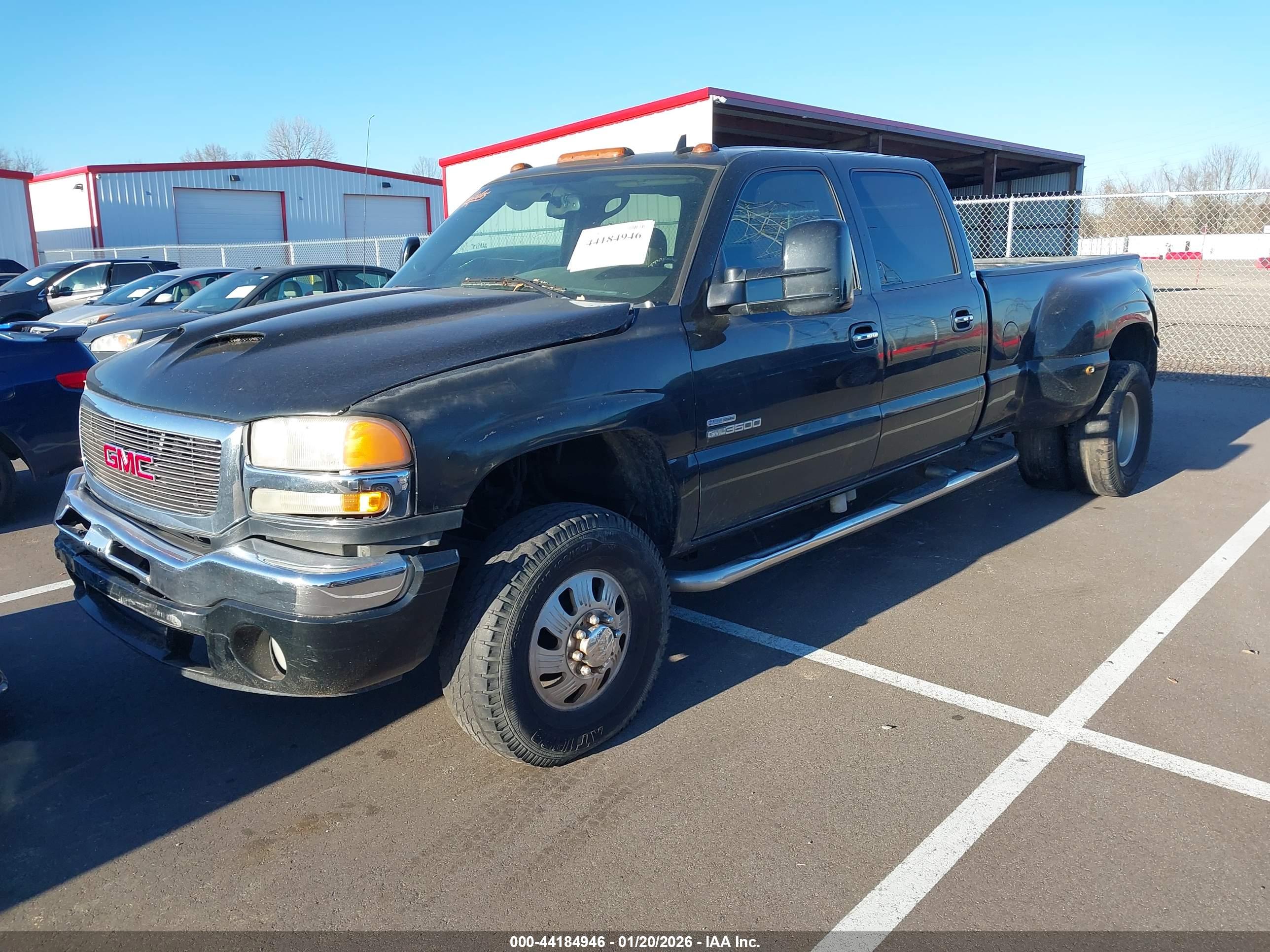 GMC SIERRA image 2