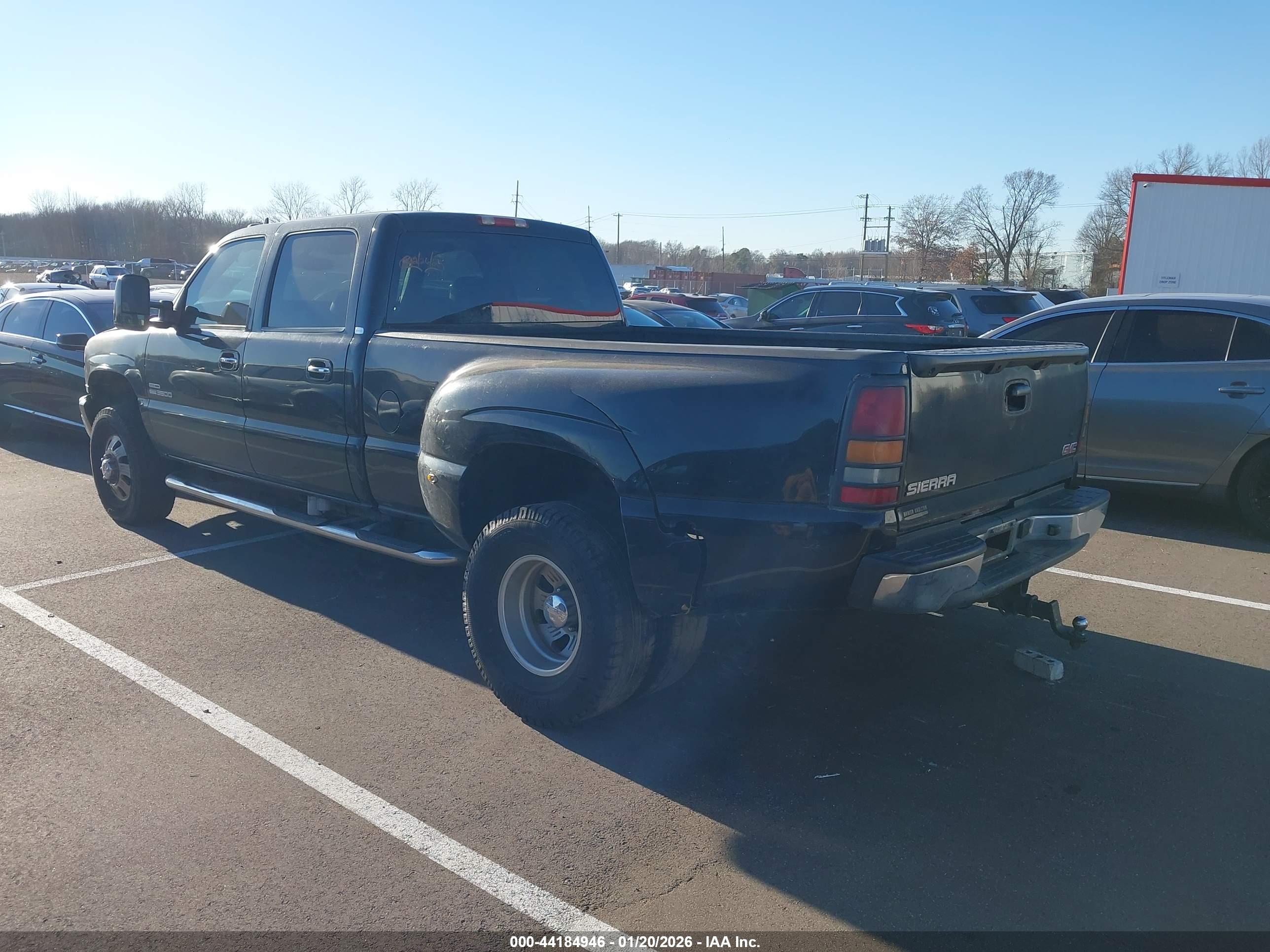 GMC SIERRA image 3