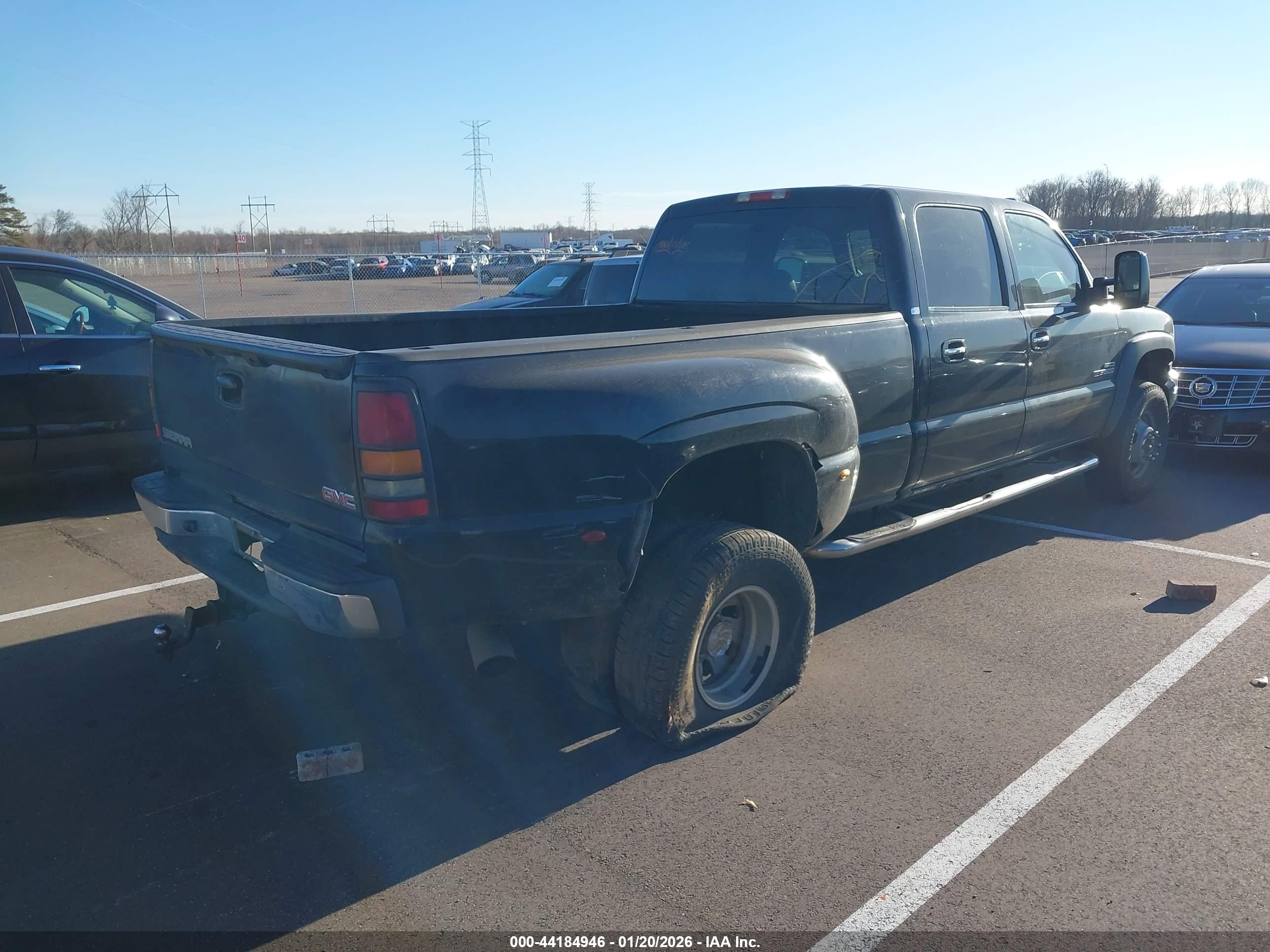 GMC SIERRA image 4
