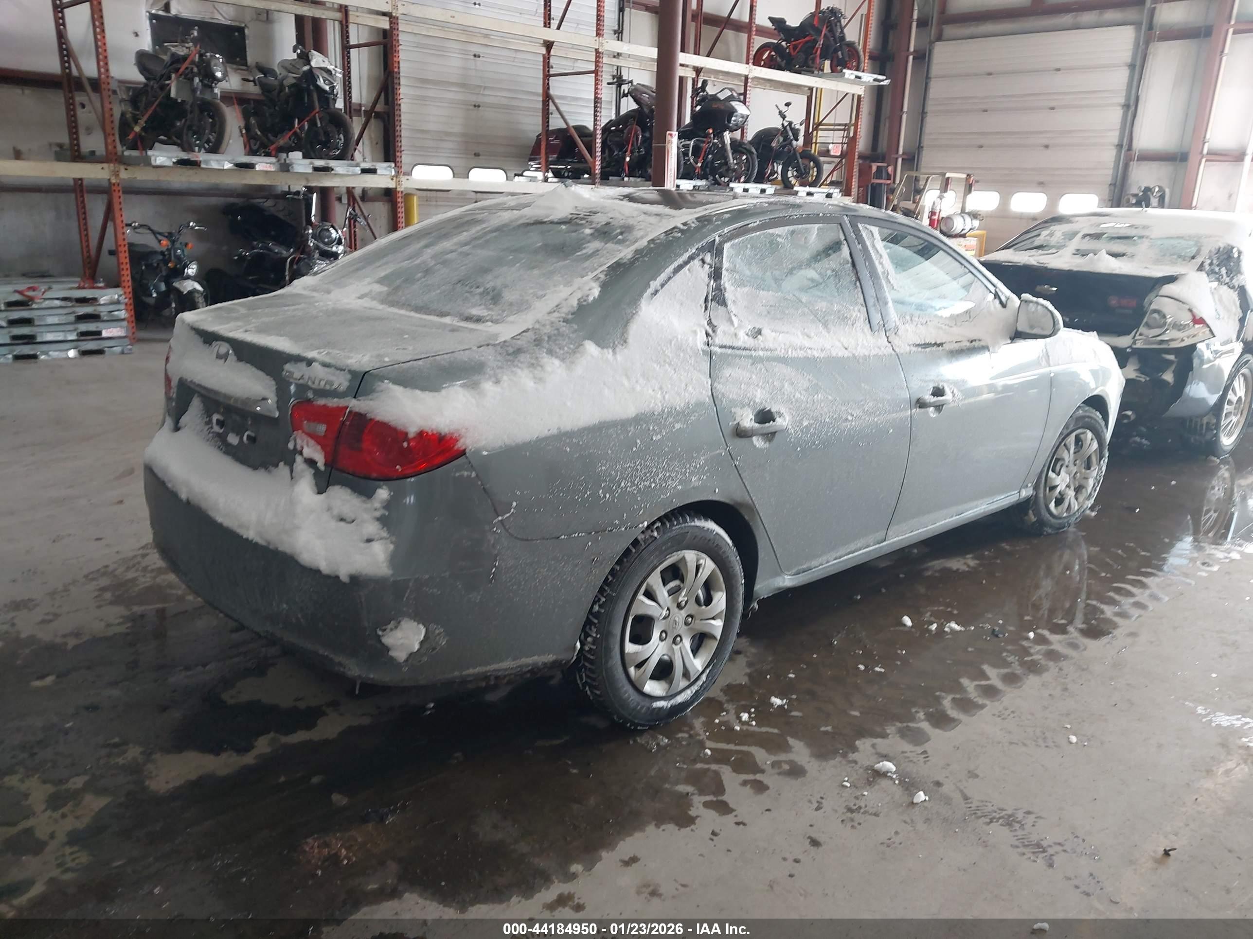 HYUNDAI ELANTRA image 4