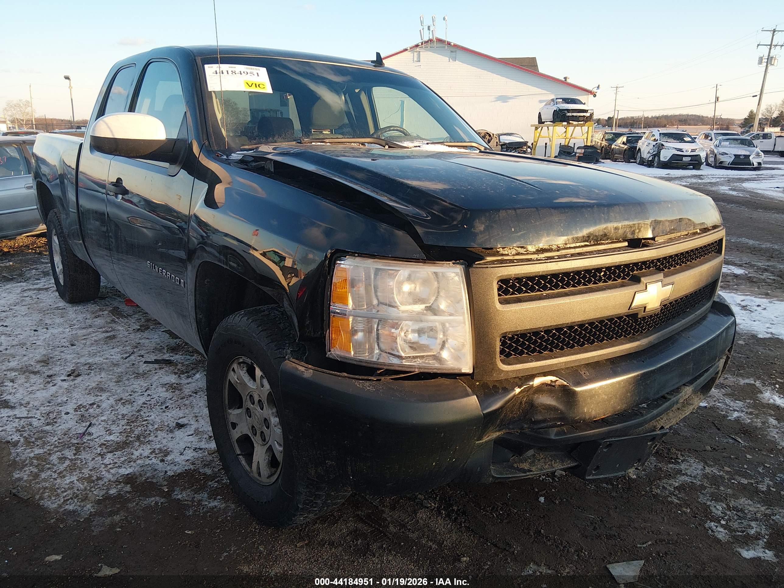 CHEVROLET SILVERADO image 6
