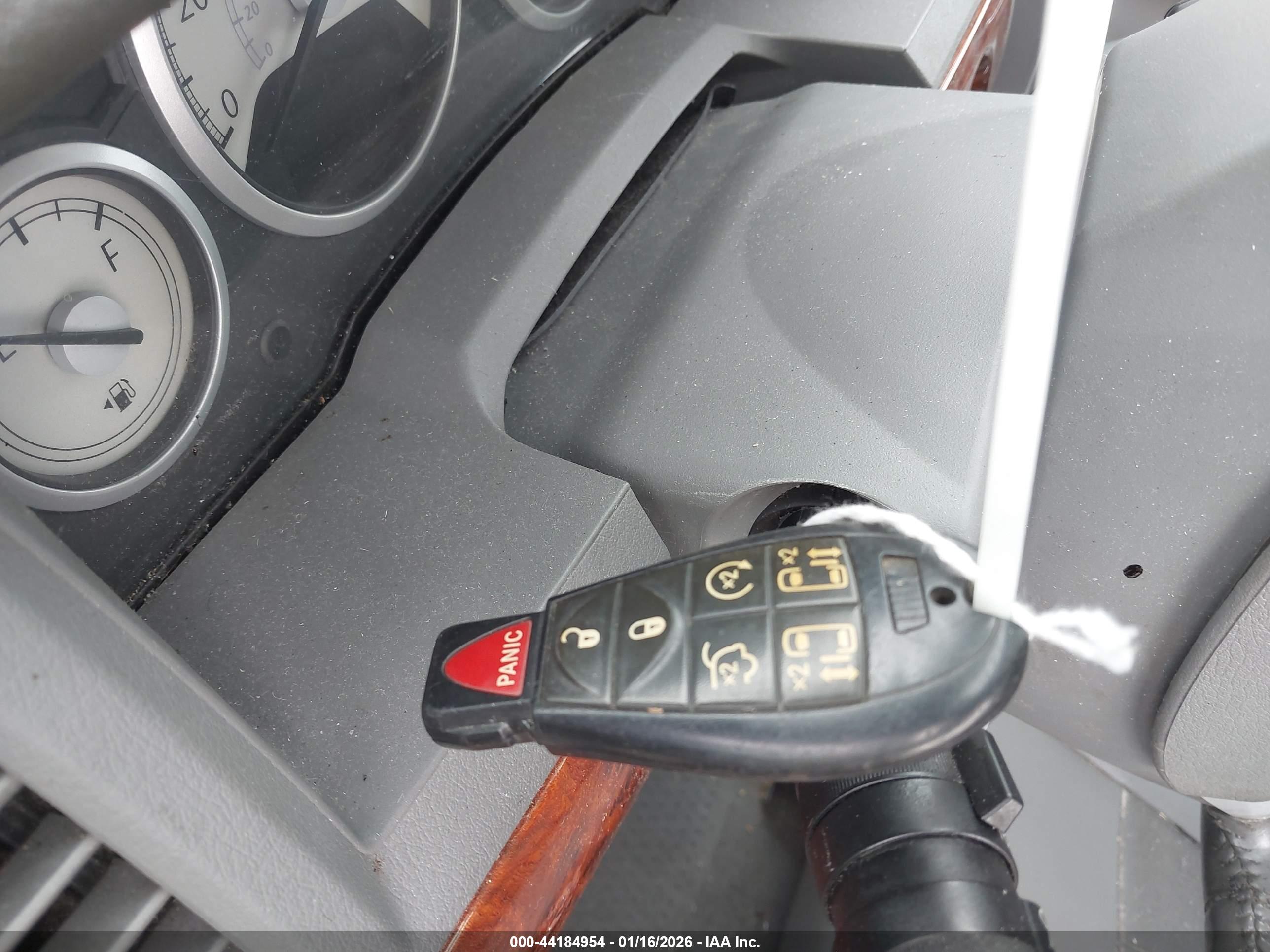 CHRYSLER TOWN image 11