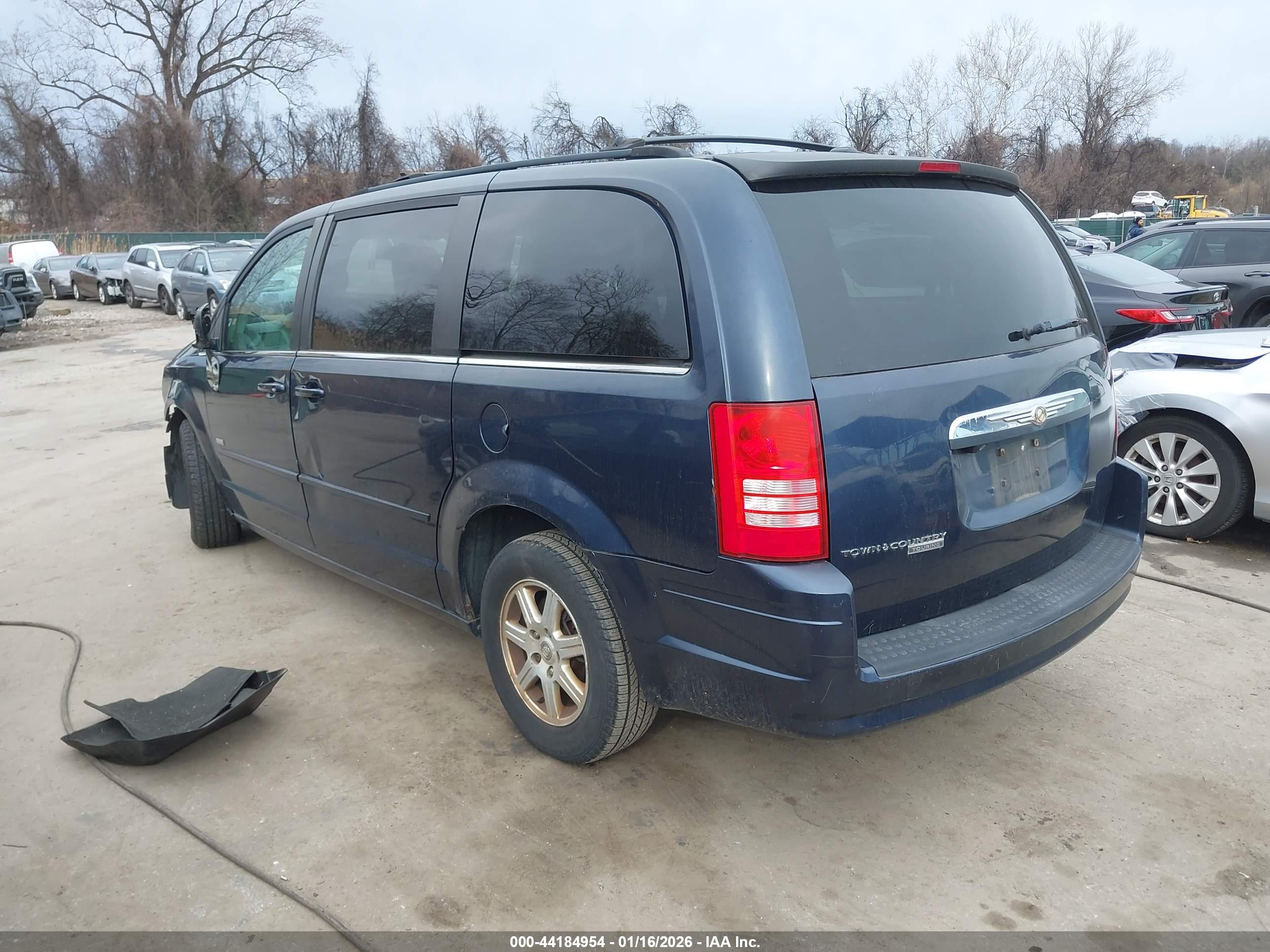 CHRYSLER TOWN image 3