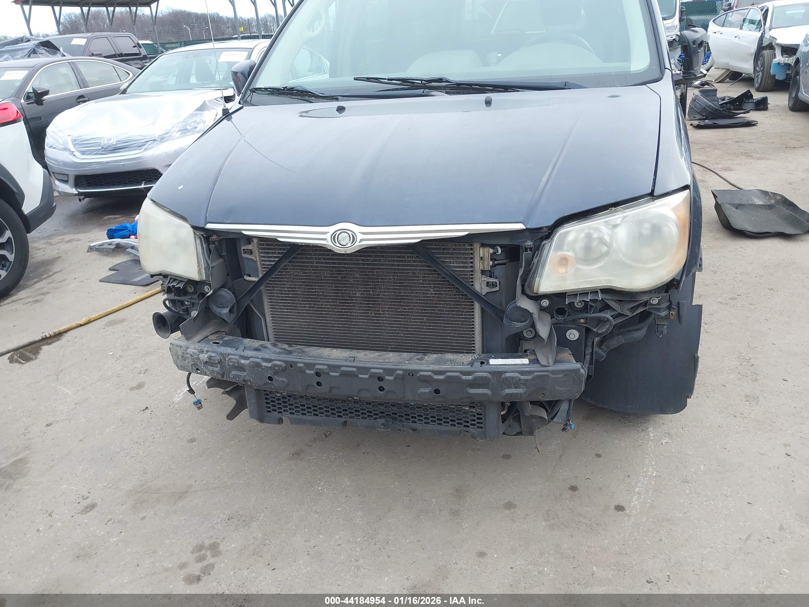 CHRYSLER TOWN image 6