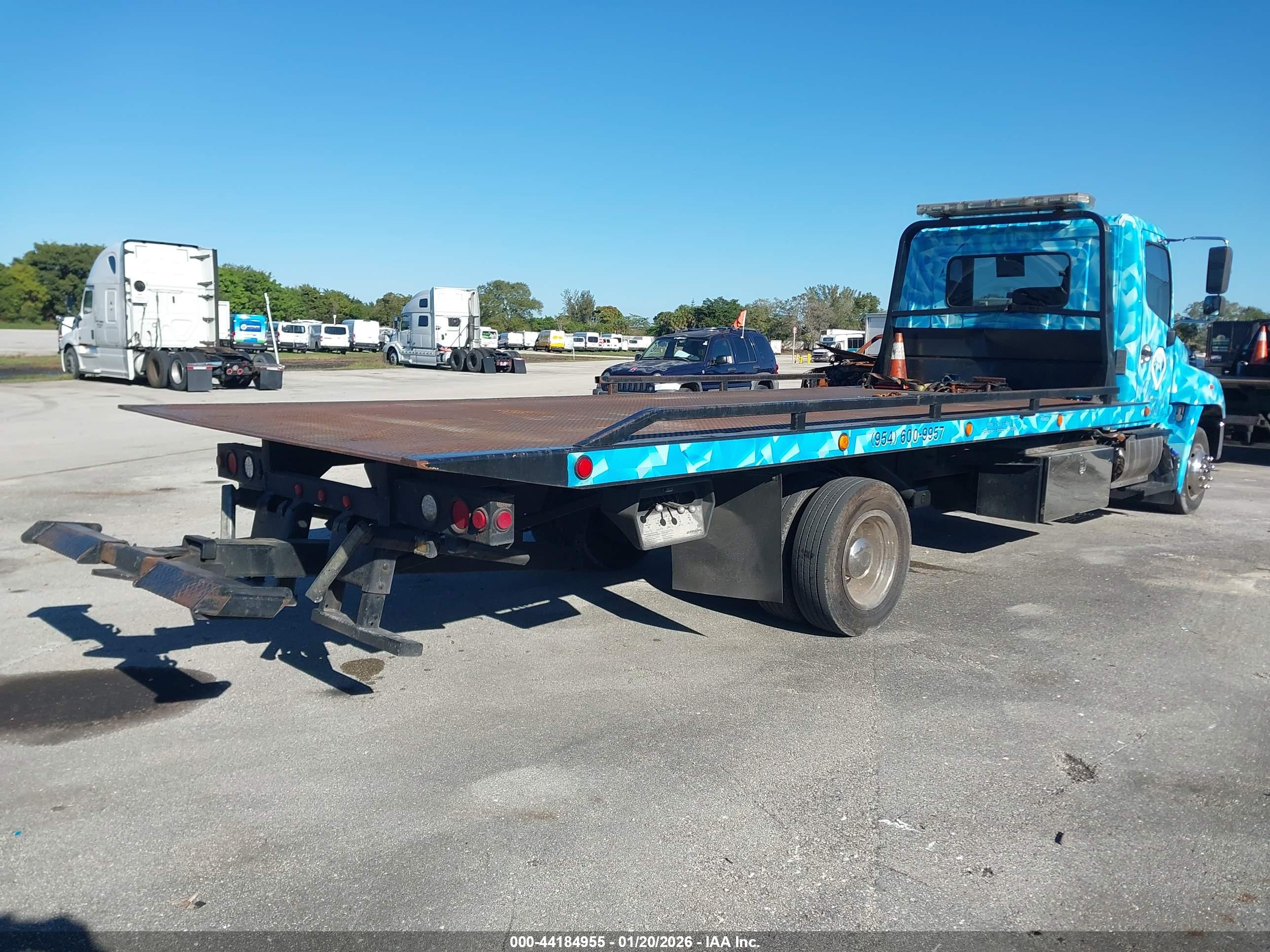 HINO 258/268 image 4