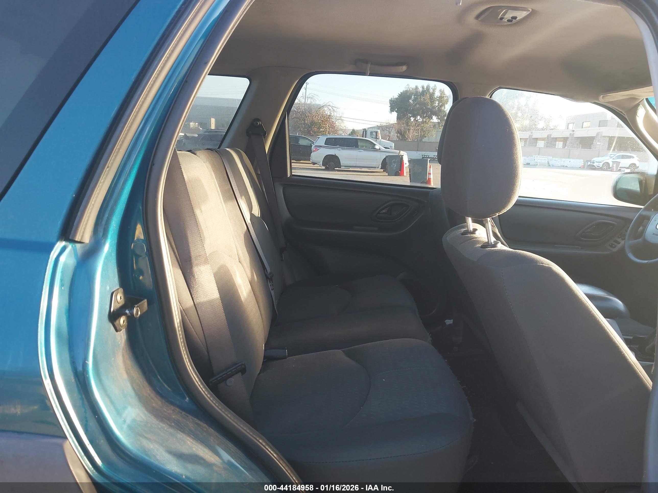 MAZDA TRIBUTE image 8