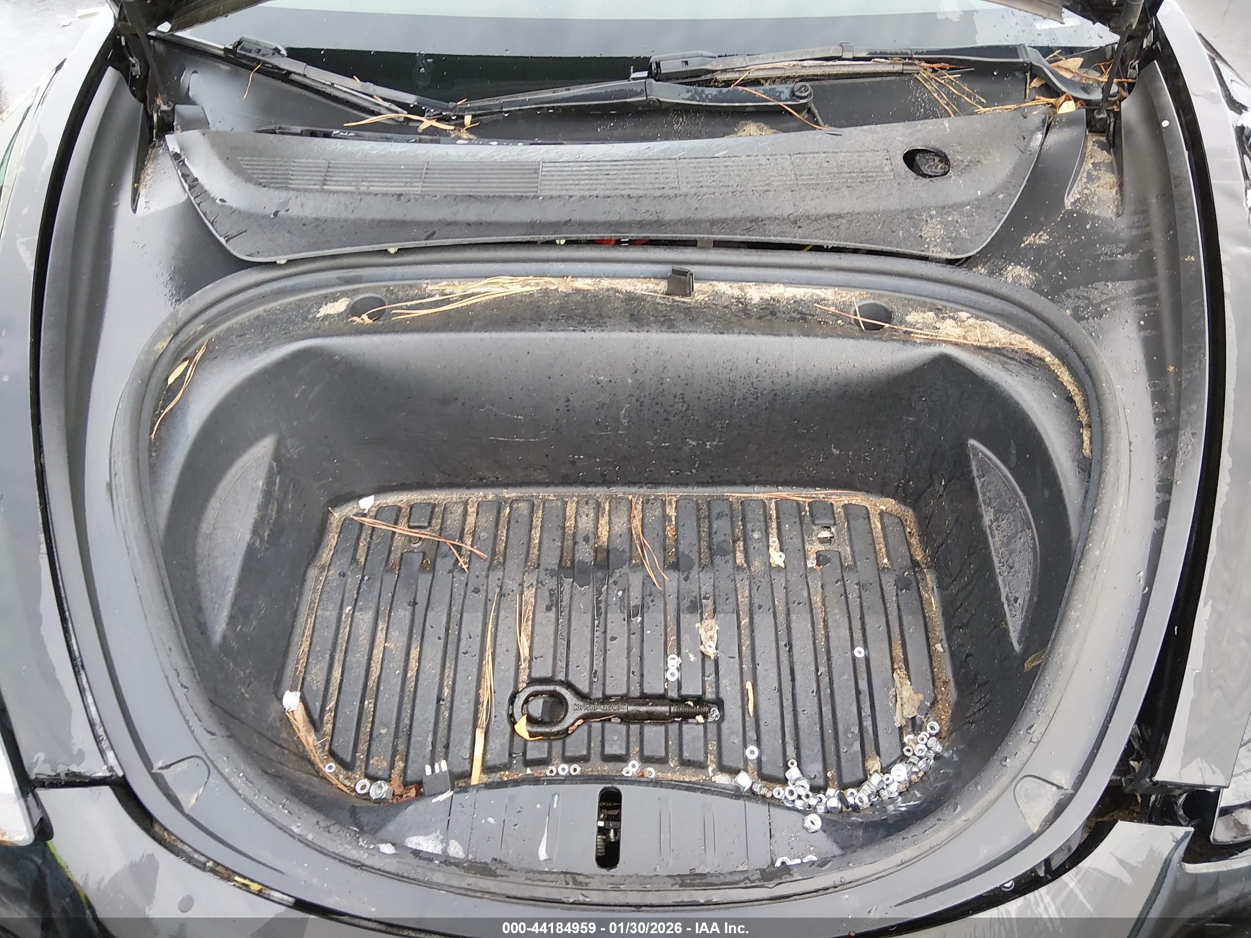 TESLA MODEL image 10