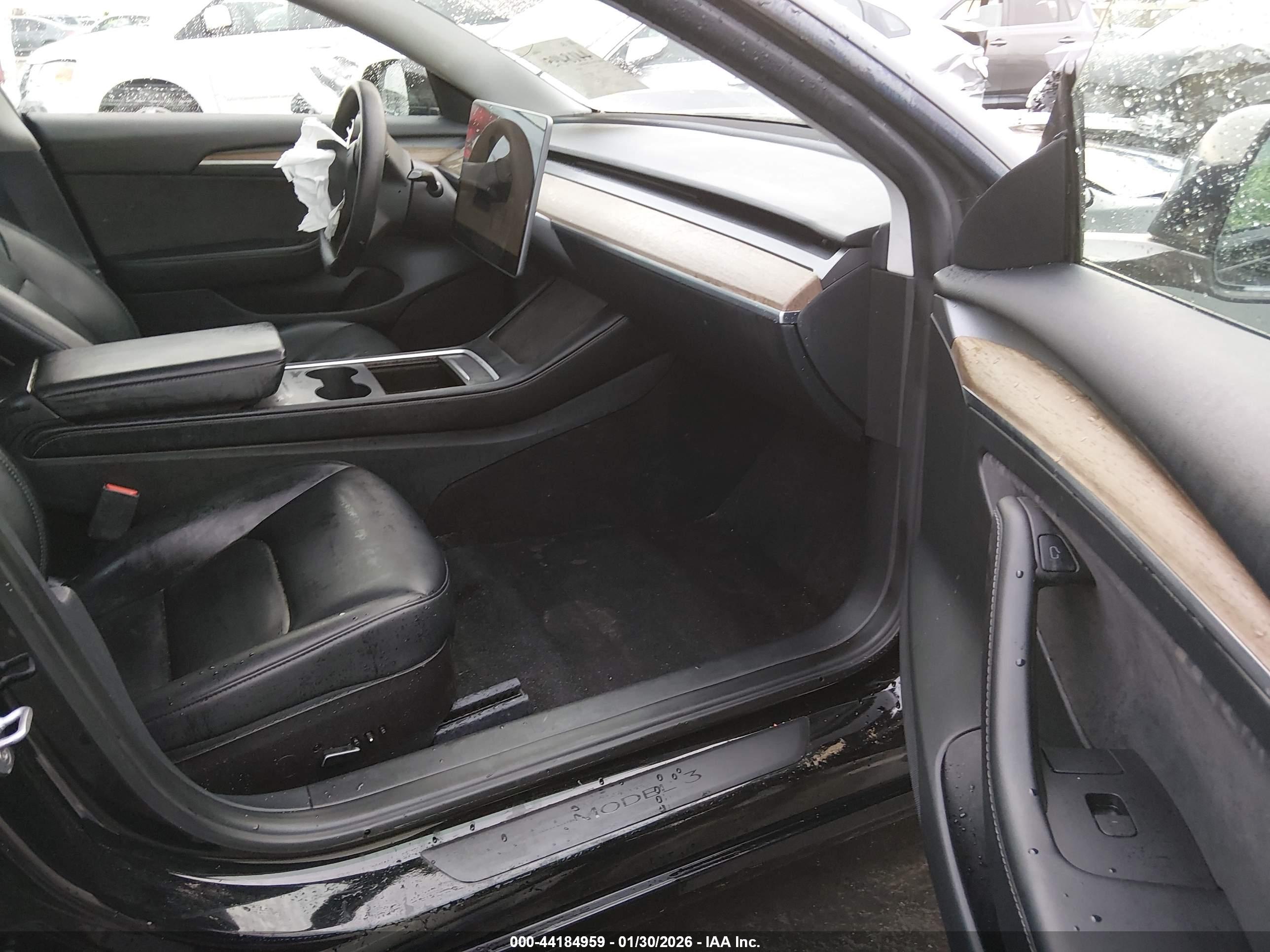 TESLA MODEL image 5