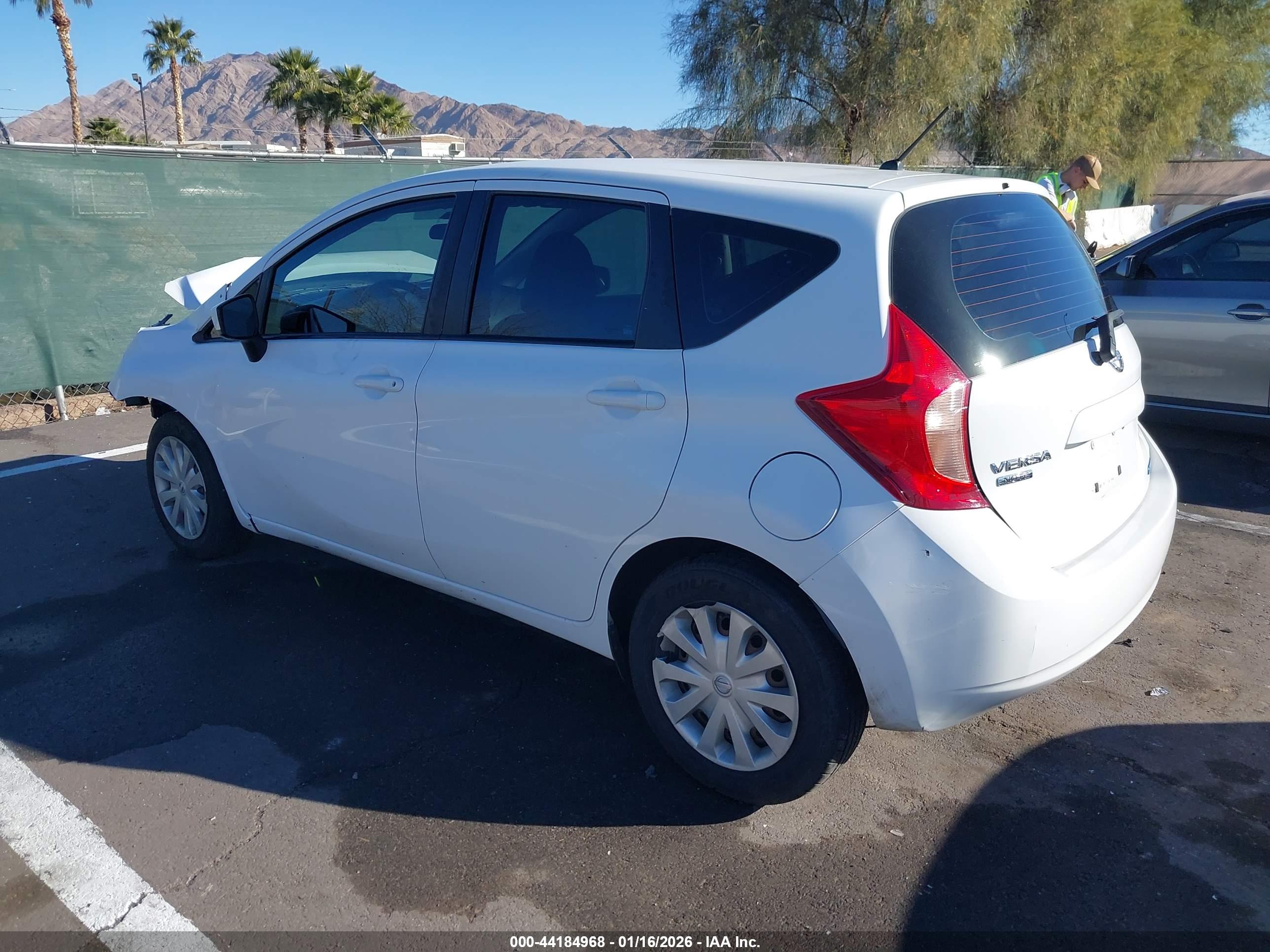 NISSAN VERSA image 3