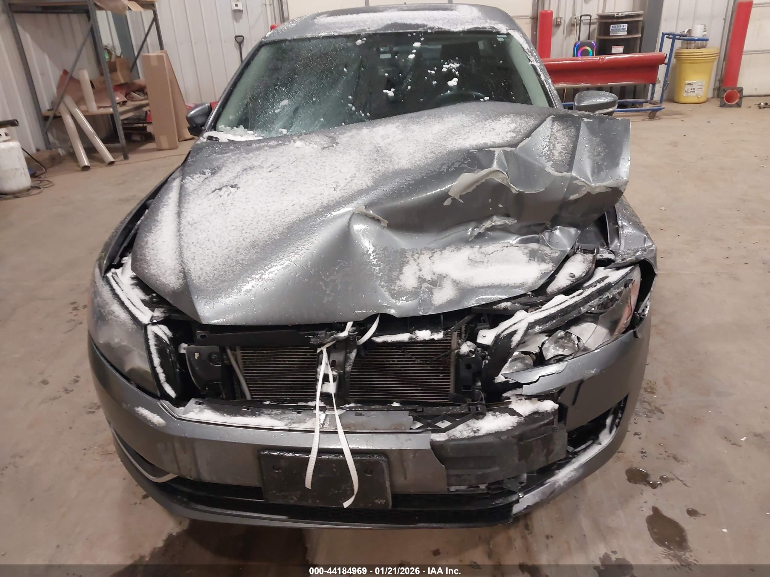 VOLKSWAGEN PASSAT image 6
