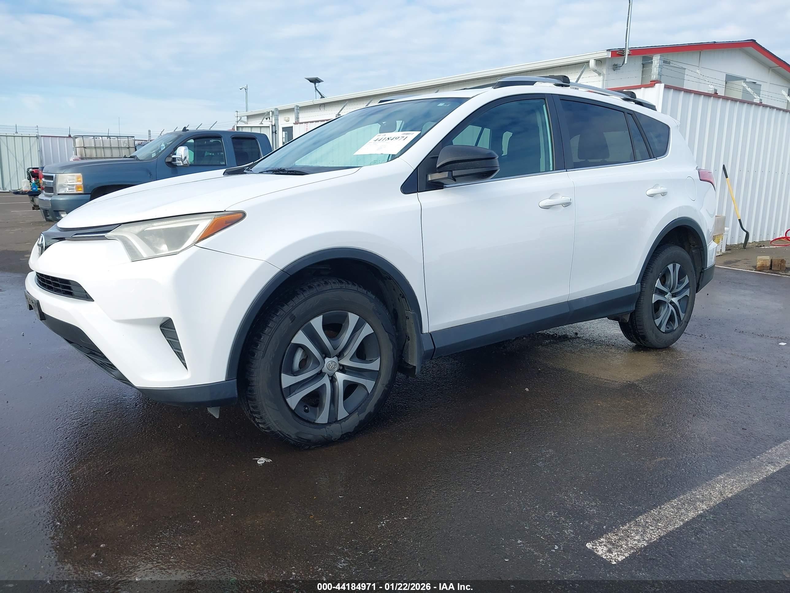 TOYOTA RAV4 image 2