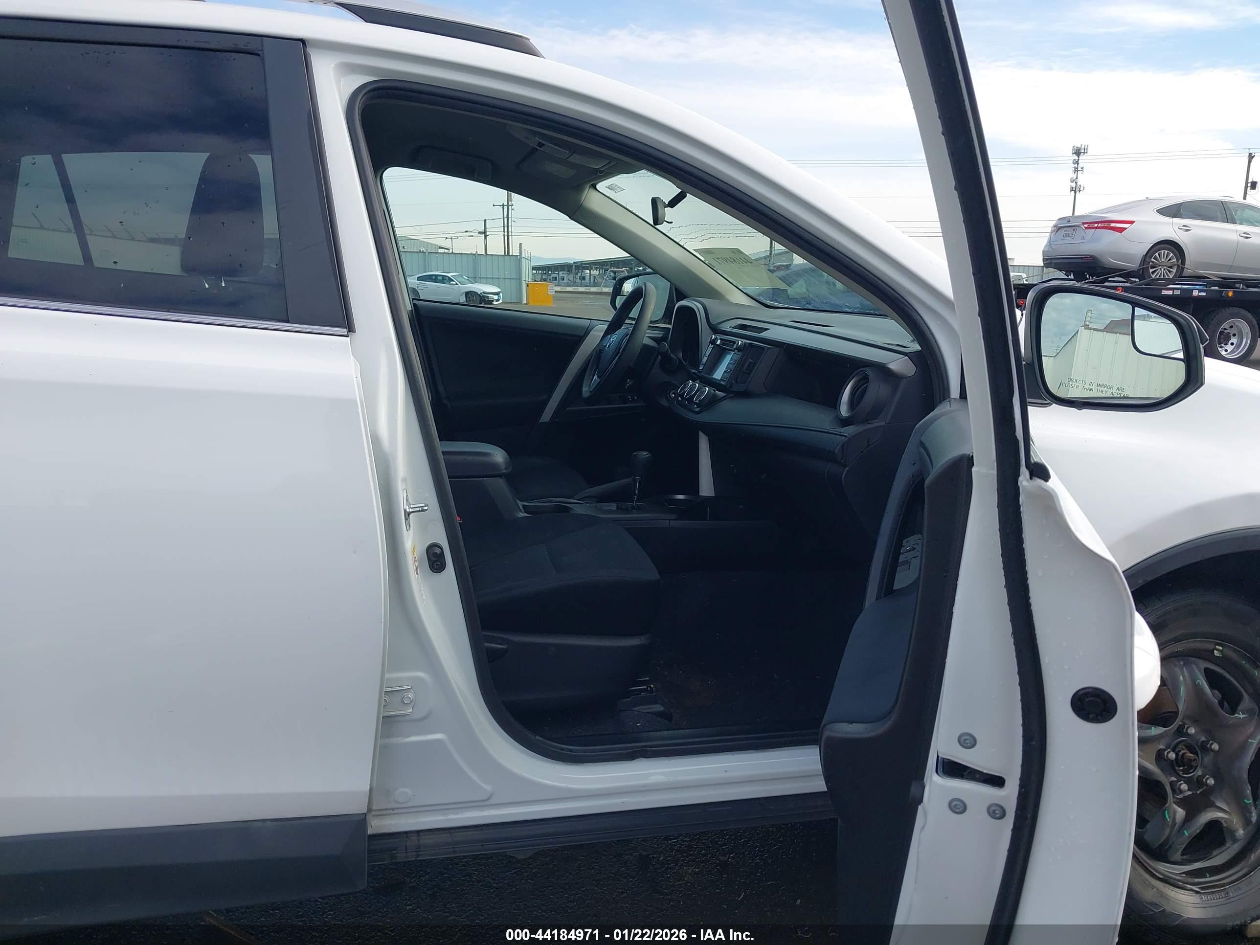 TOYOTA RAV4 image 5