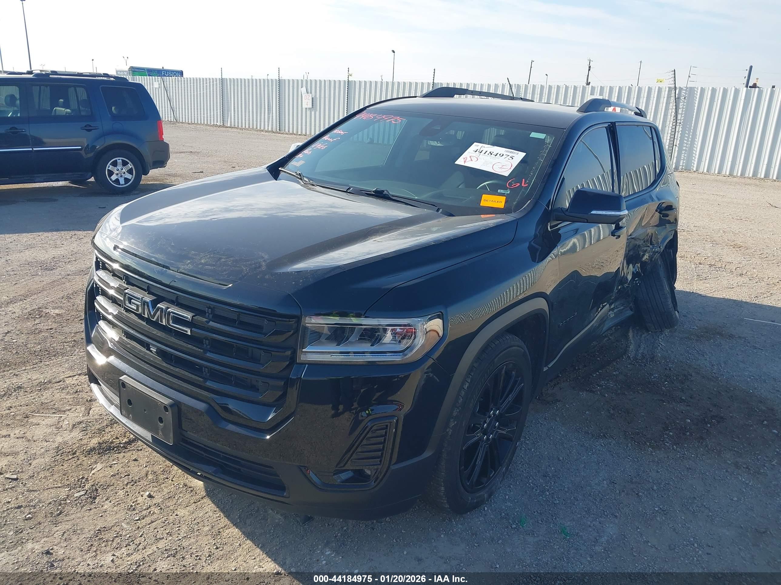 GMC ACADIA image 2