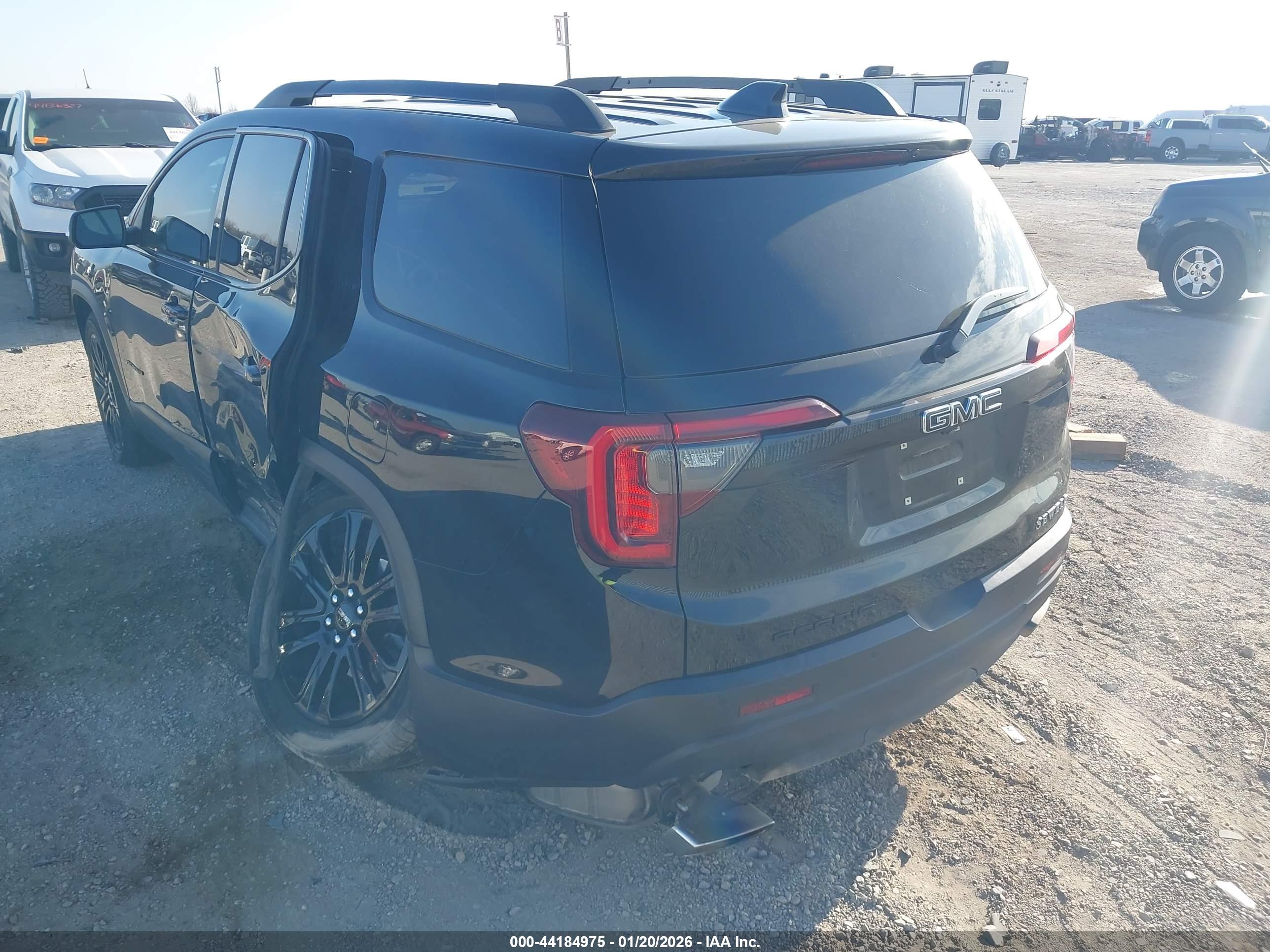 GMC ACADIA image 3