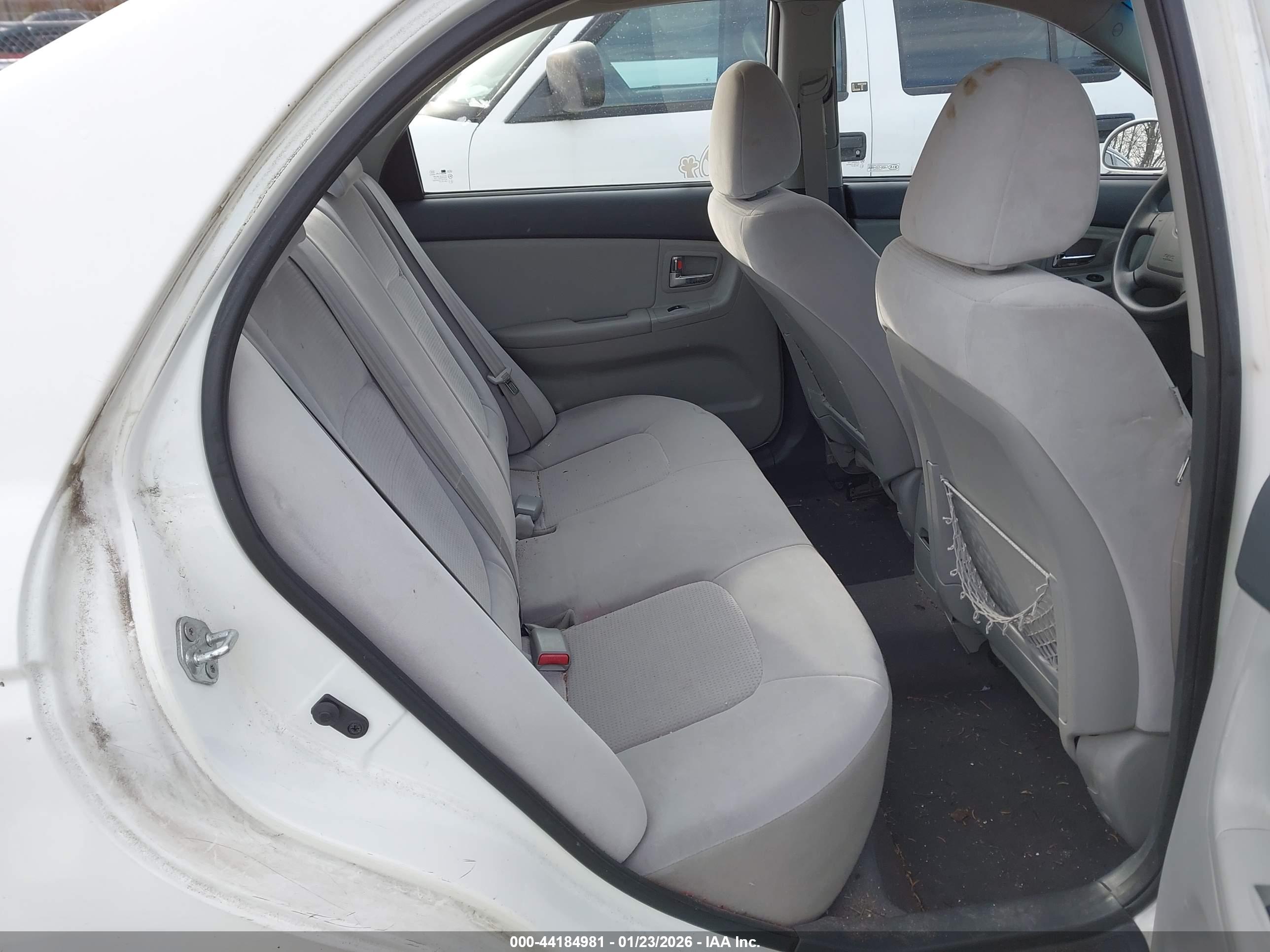 KIA SPECTRA image 8