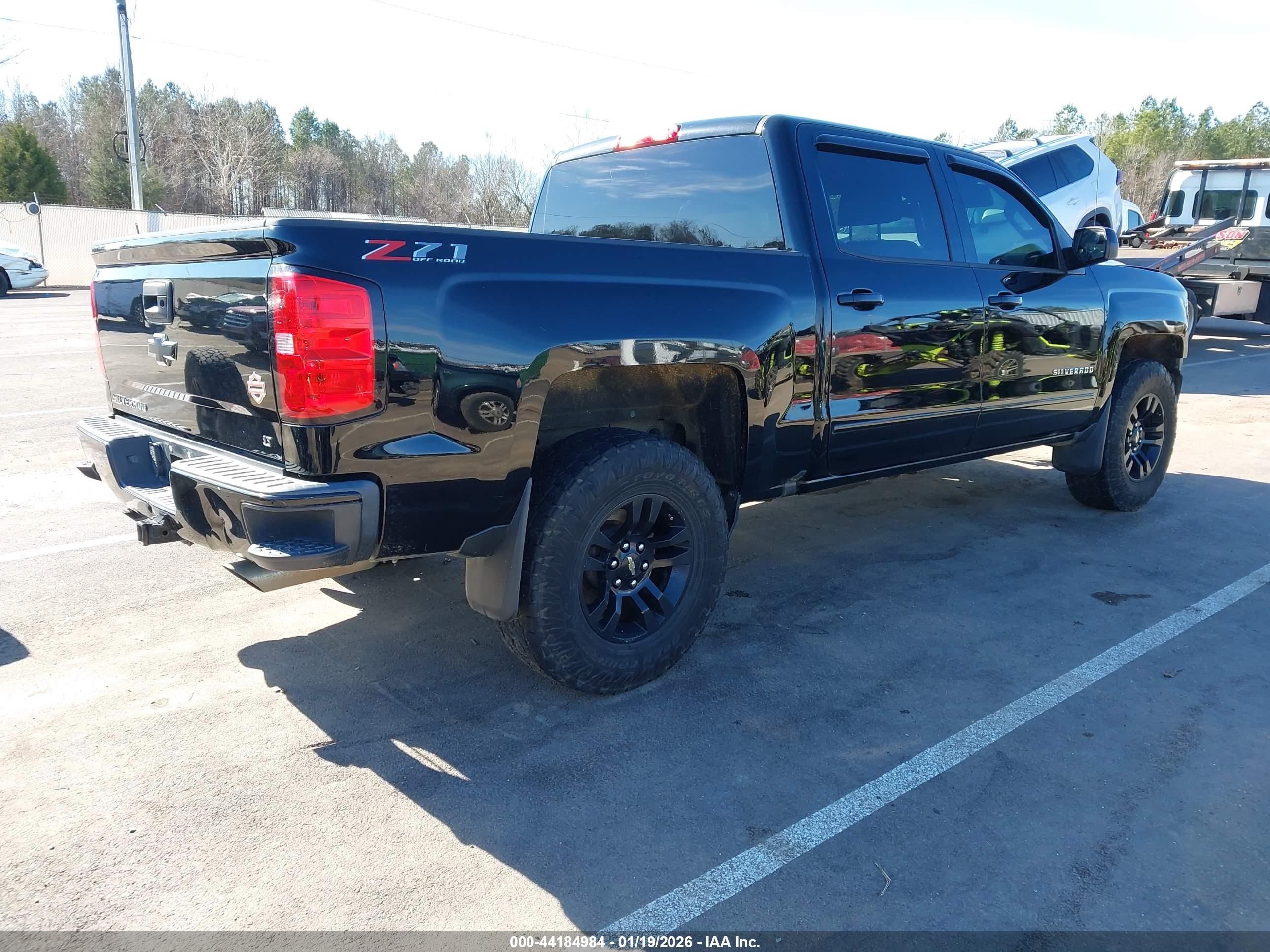 CHEVROLET SILVERADO image 4