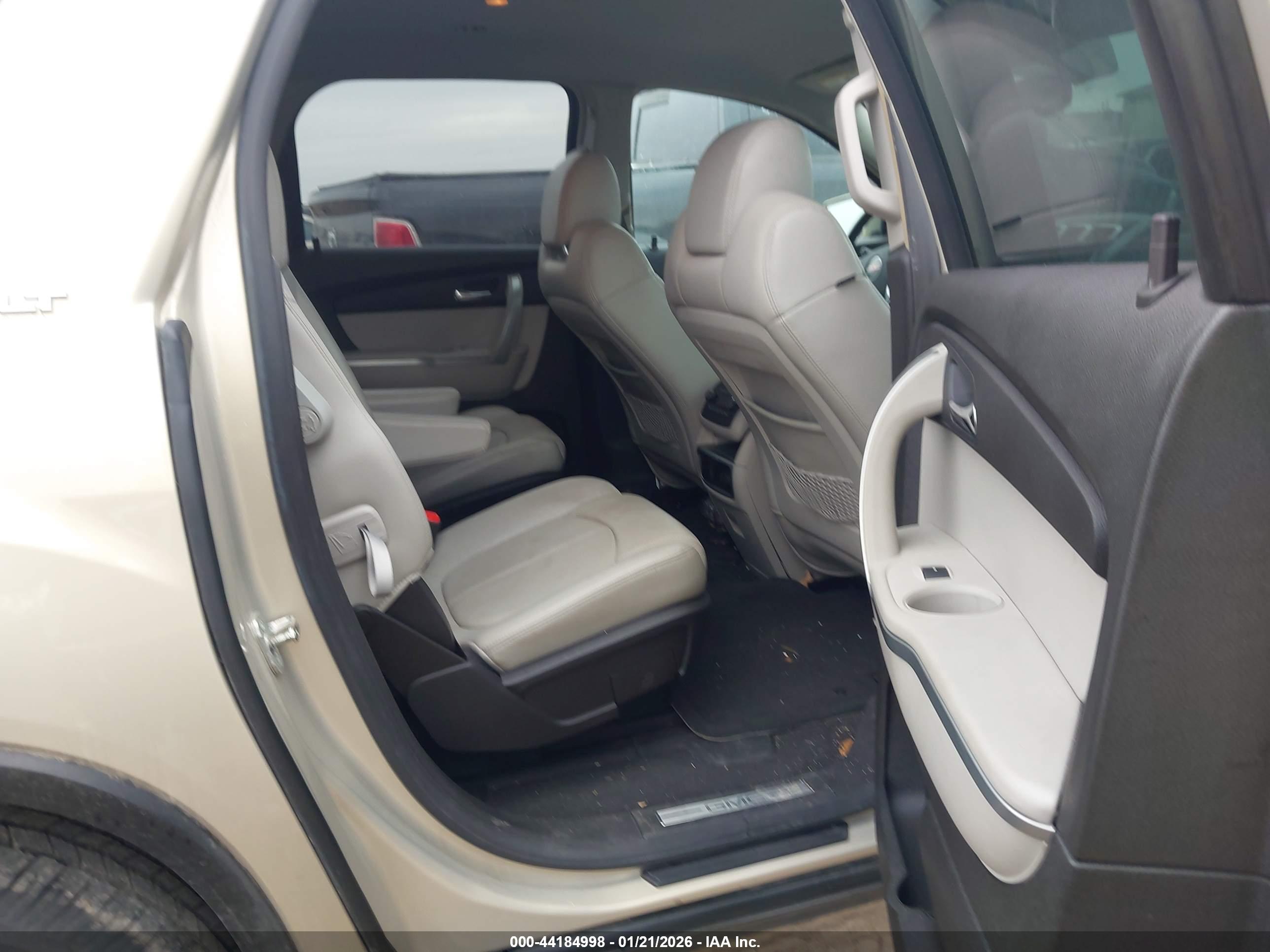 GMC ACADIA image 8