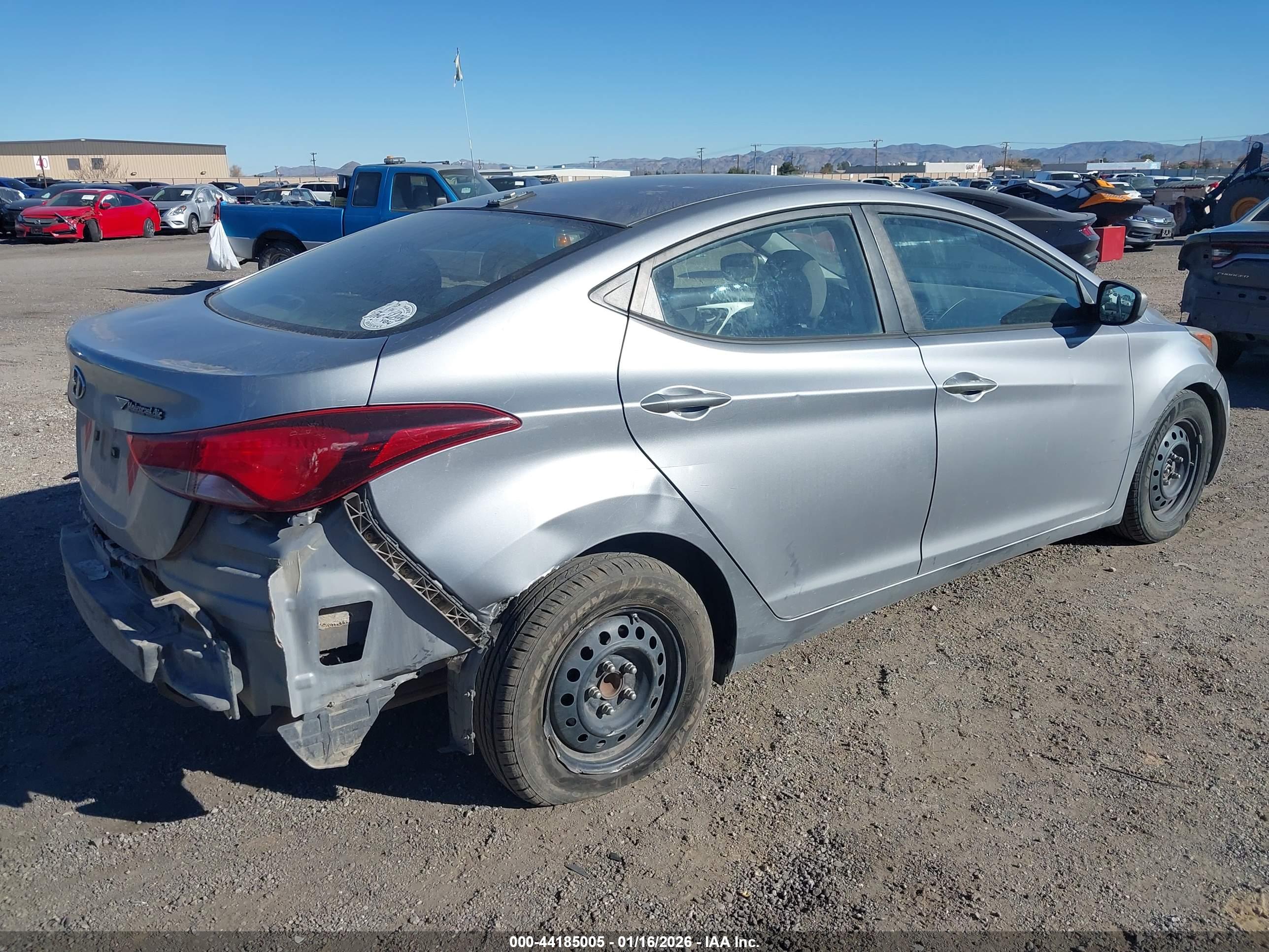 HYUNDAI ELANTRA image 4