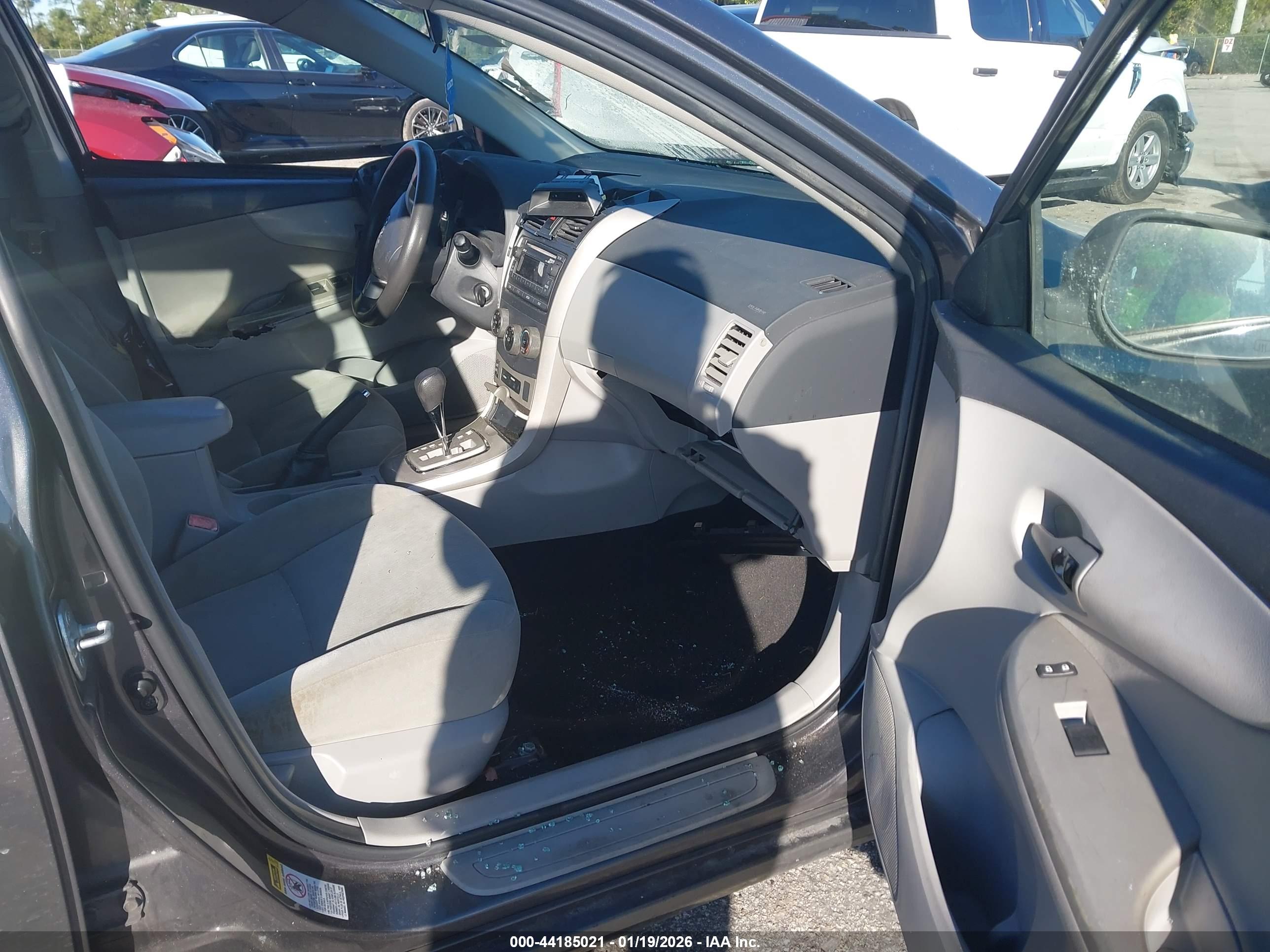TOYOTA COROLLA image 5